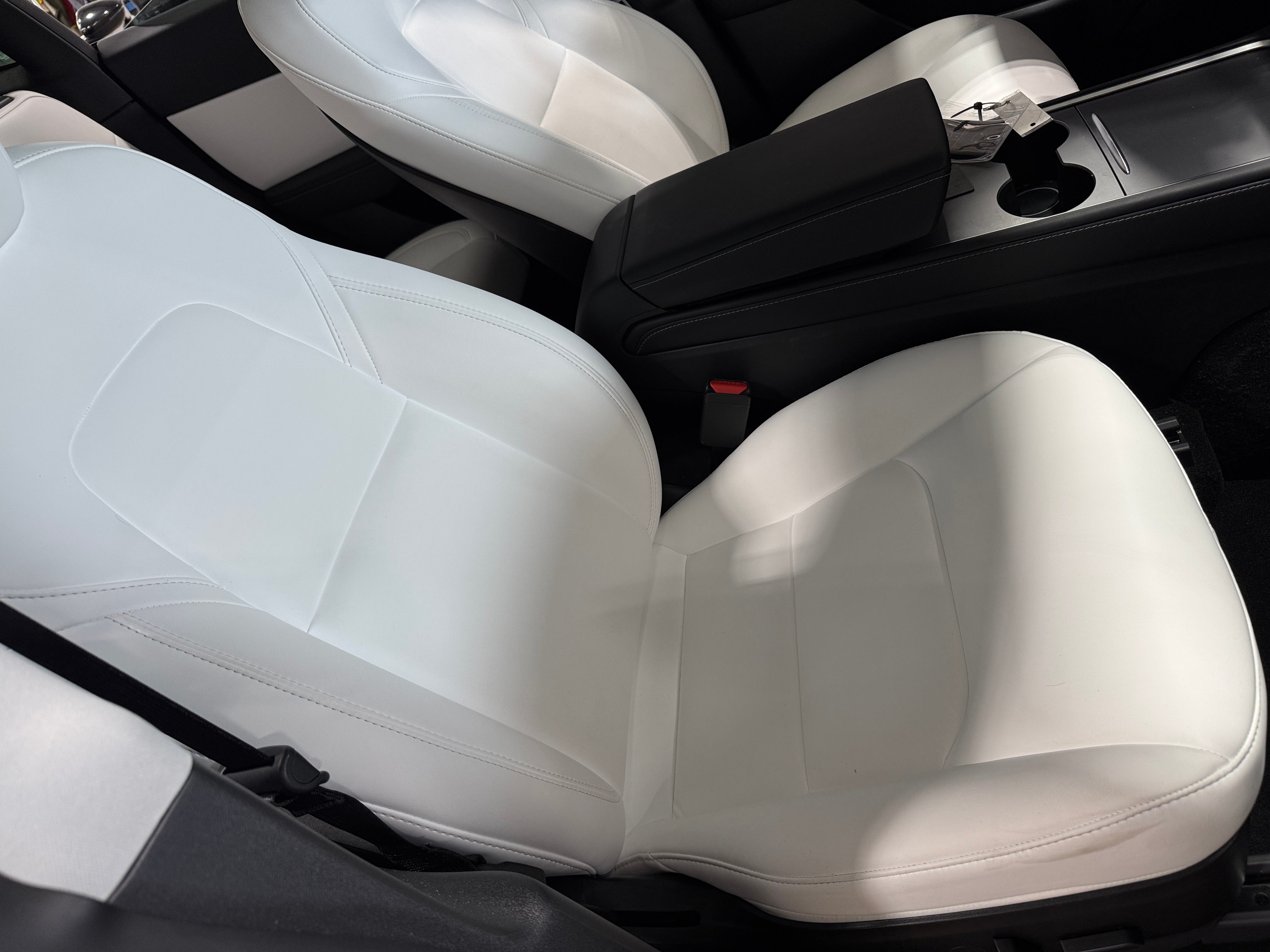 Used 2022 Tesla Model Y Long Range with VIN 7SAYGDEE5NF325121 for sale in Oak Creek, WI