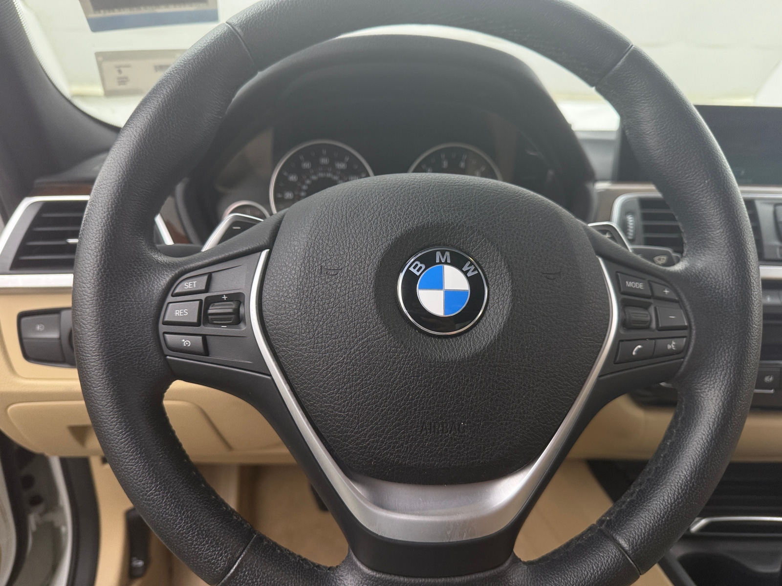 Thumbnail: 2016 BMW 3 Series - 4
