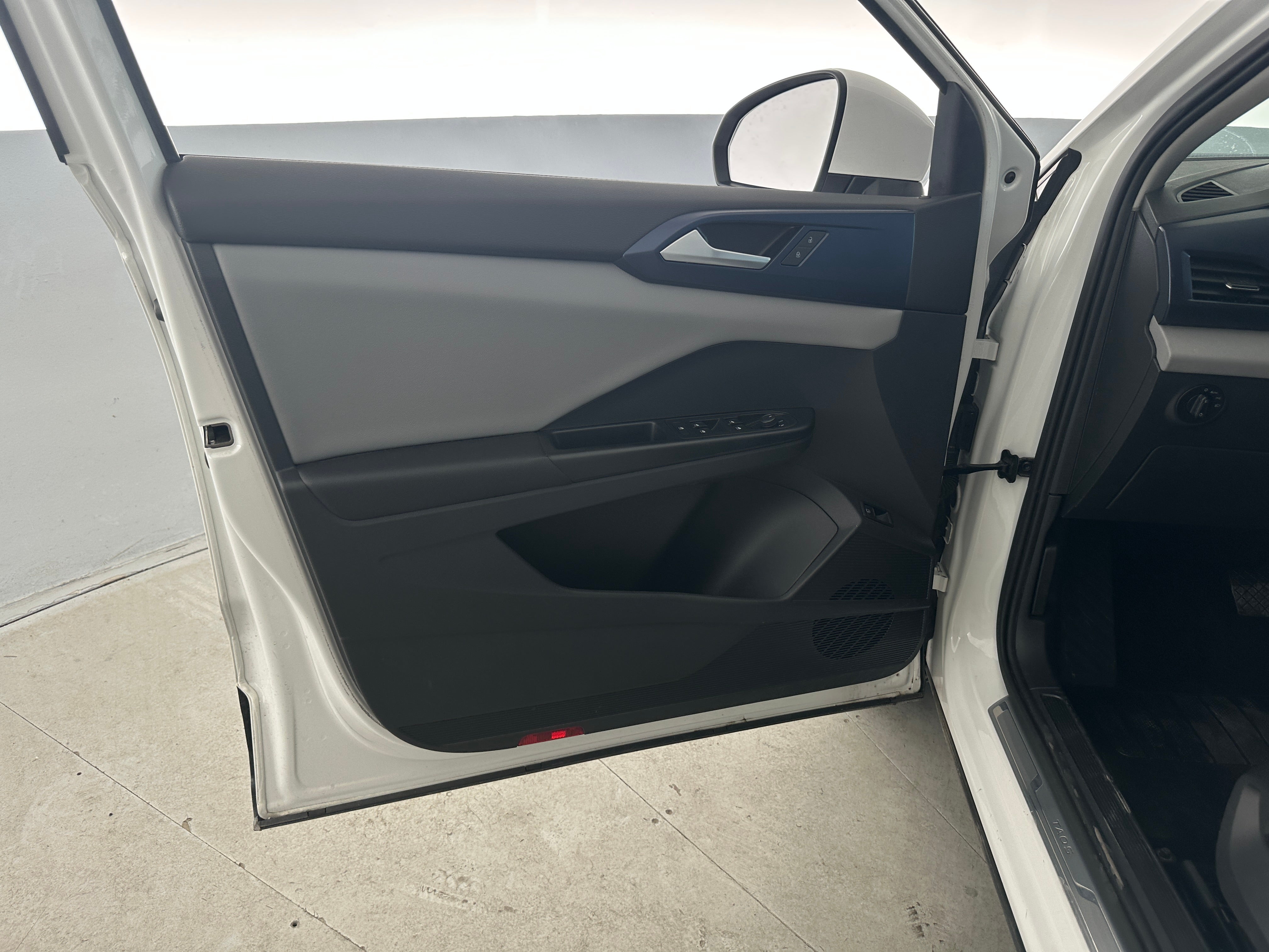 2023 Volkswagen Taos