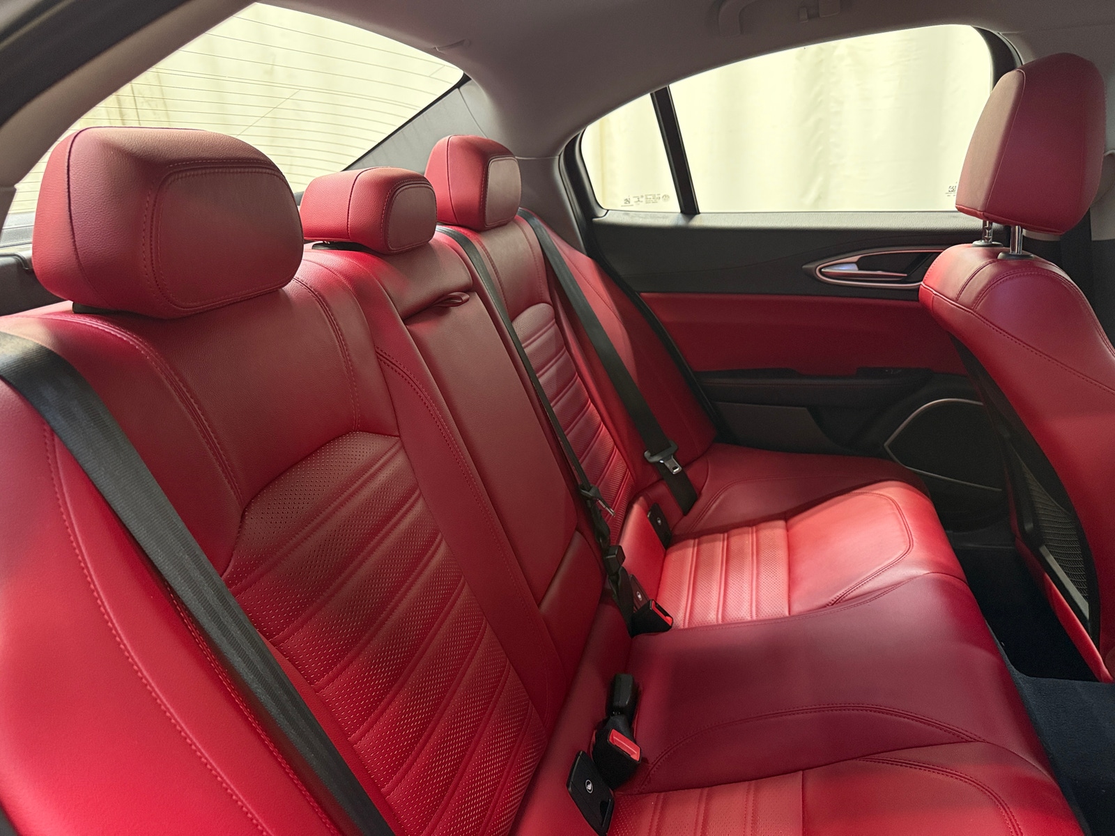Thumbnail: 2019 Alfa Romeo Giulia - 5