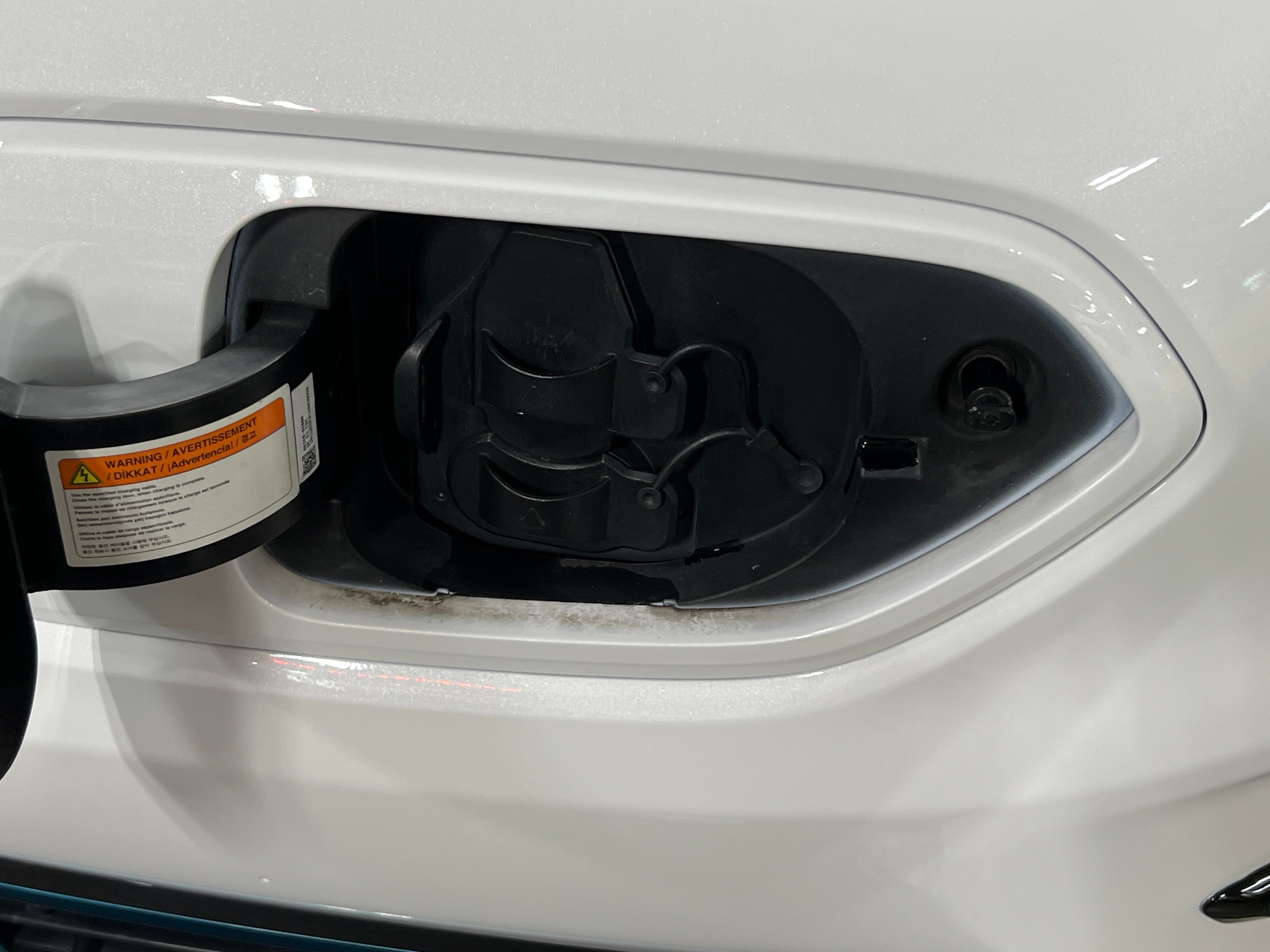 Used 2019 Kia Niro EX with VIN KNDCC3LG9K5028898 for sale in Oak Creek, WI