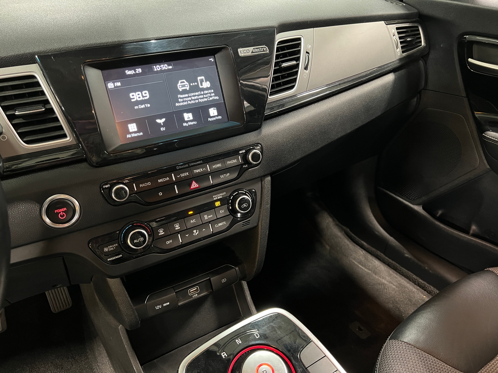 Thumbnail: 2019 Kia Niro - 3