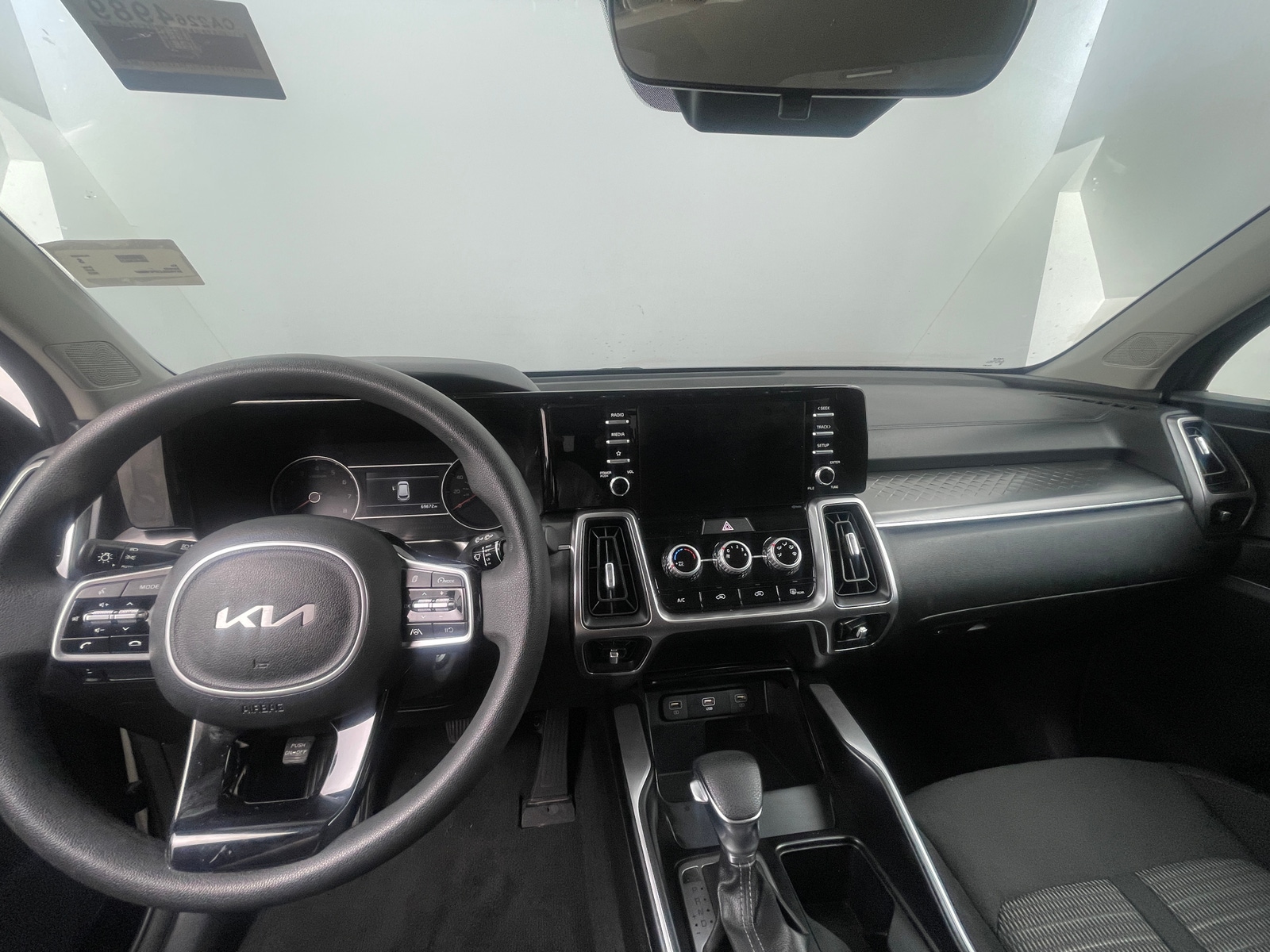 Thumbnail: 2023 Kia Sorento - 3