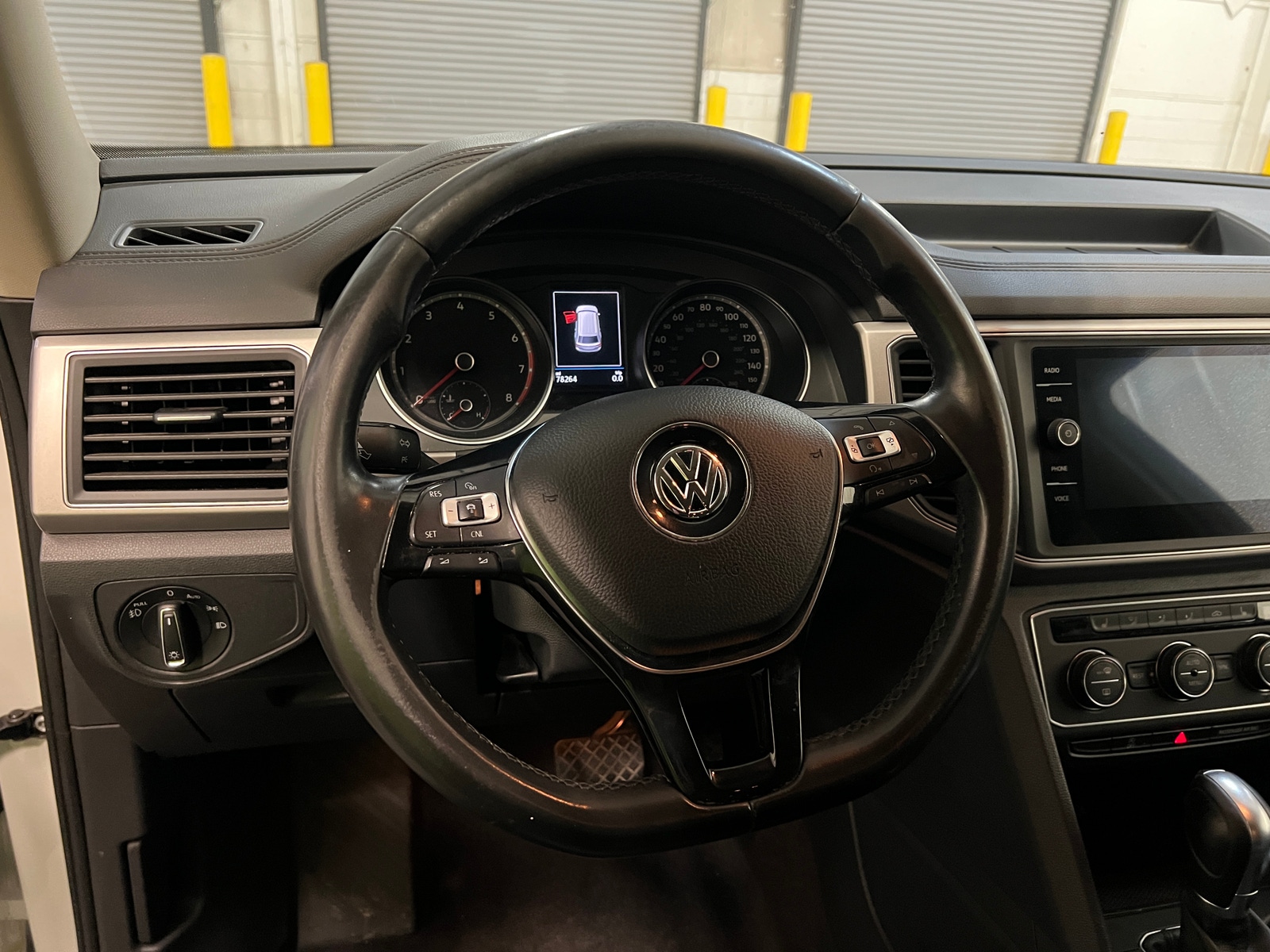 Thumbnail: 2018 Volkswagen Atlas - 4