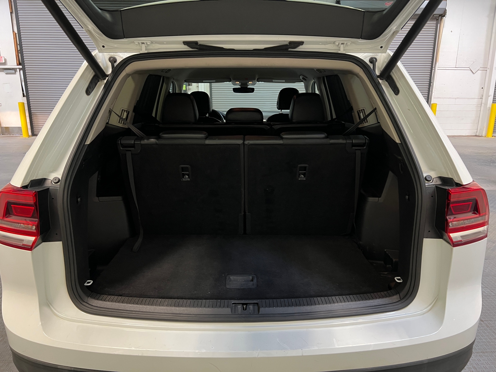 Thumbnail: 2018 Volkswagen Atlas - 6