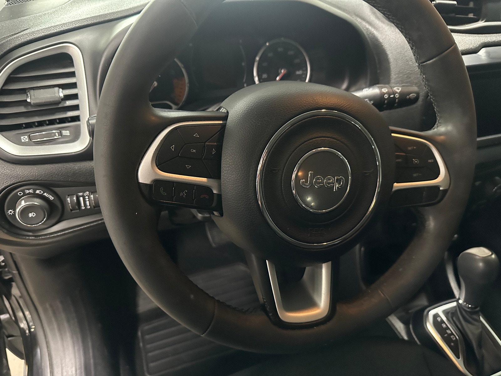 Thumbnail: 2018 Jeep Renegade - 5