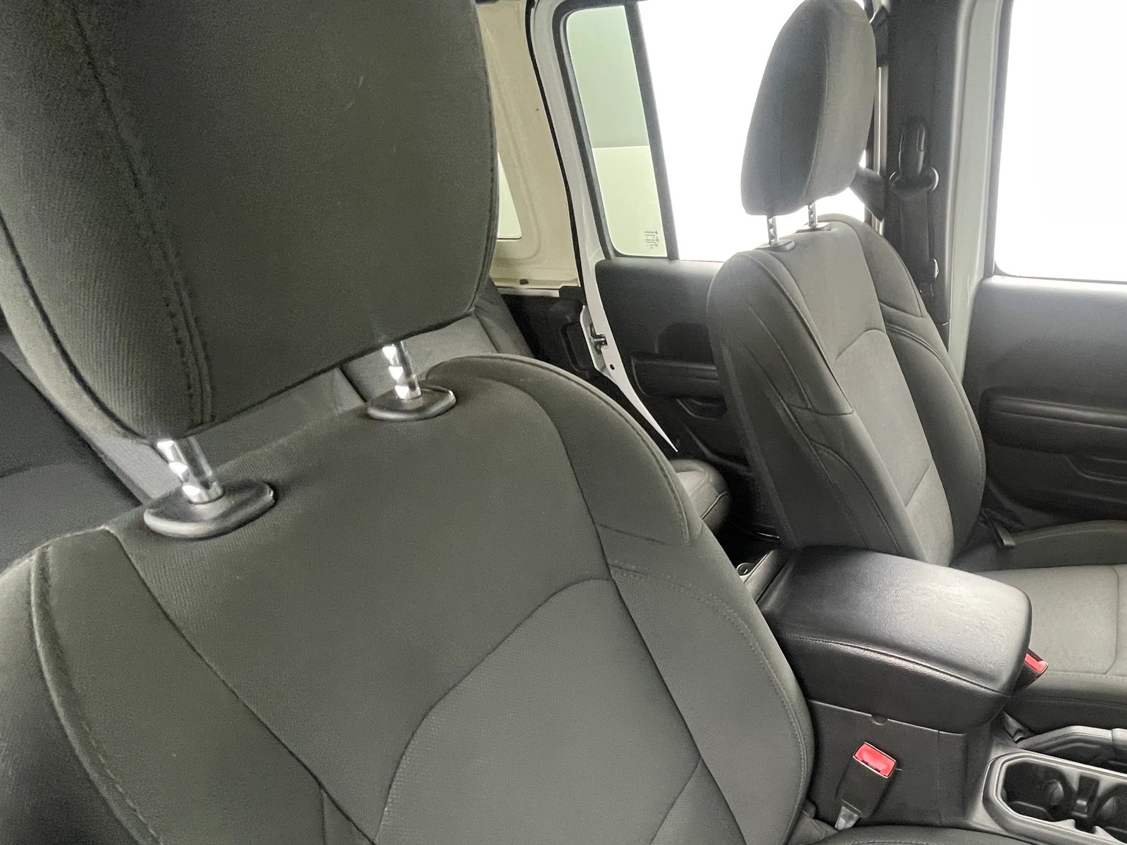 Thumbnail: 2019 Jeep Wrangler - 2