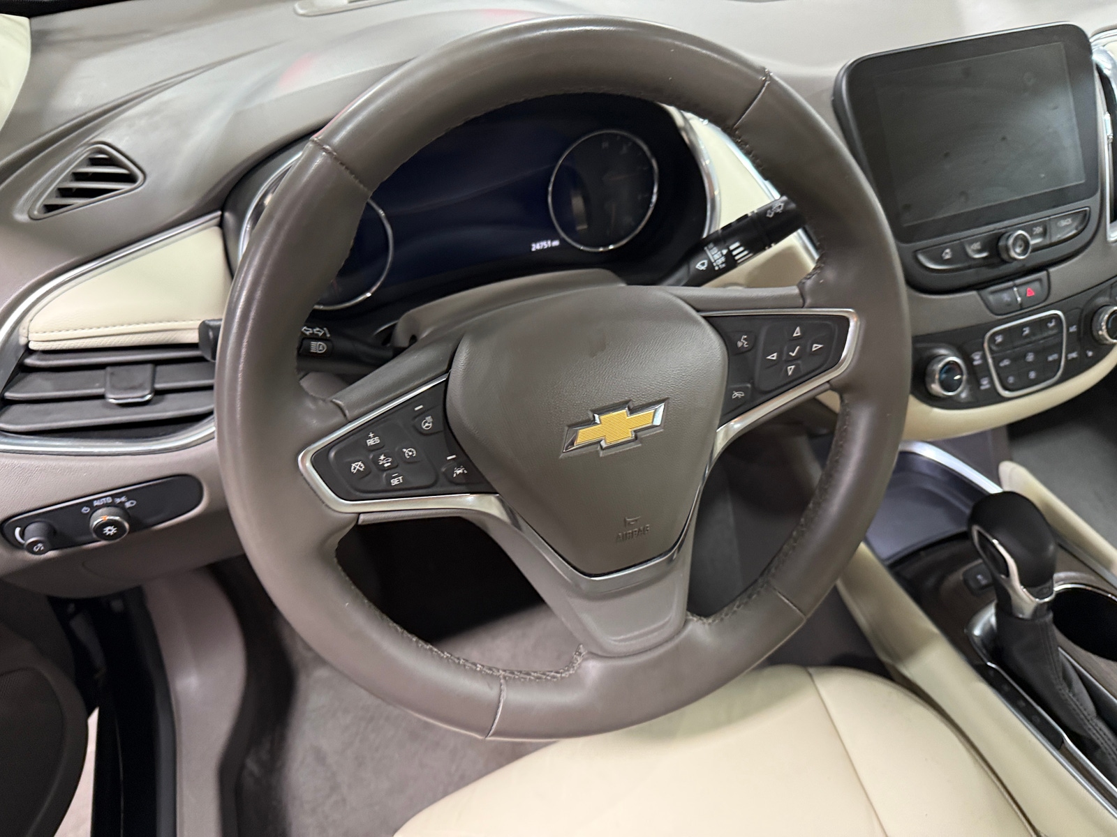Thumbnail: 2024 Chevrolet Malibu - 4