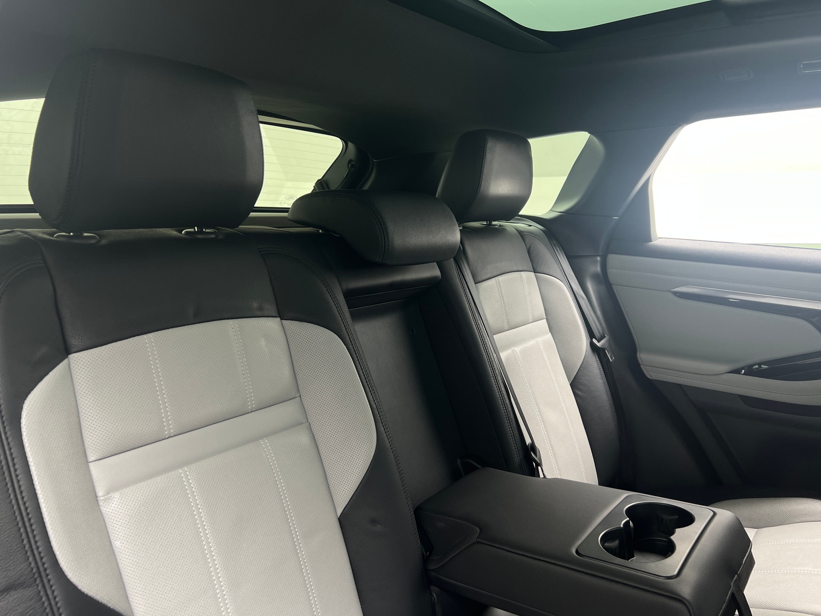 Thumbnail: 2023 Land Rover Range Rover Evoque - 5