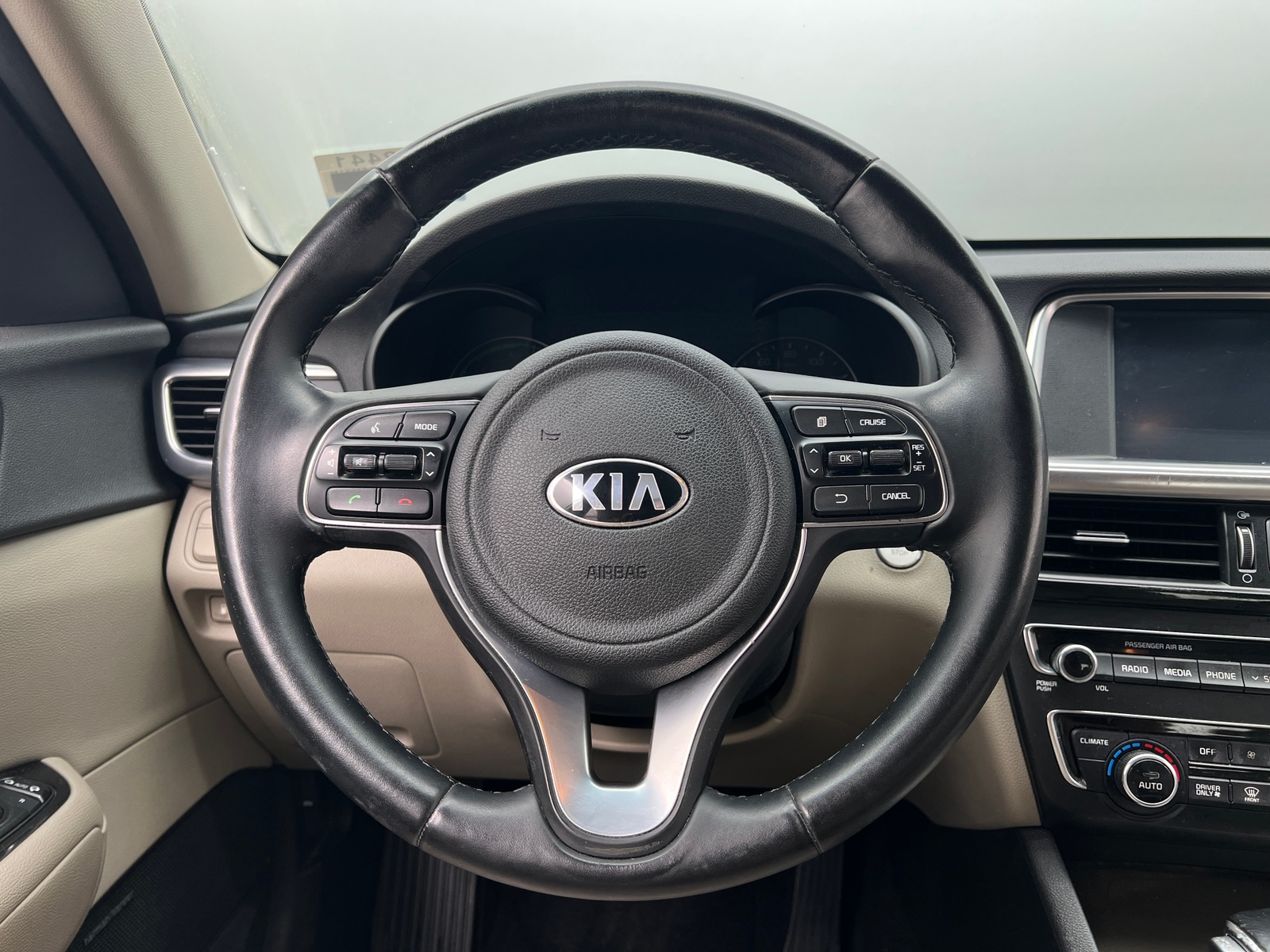 Thumbnail: 2017 Kia Optima - 4