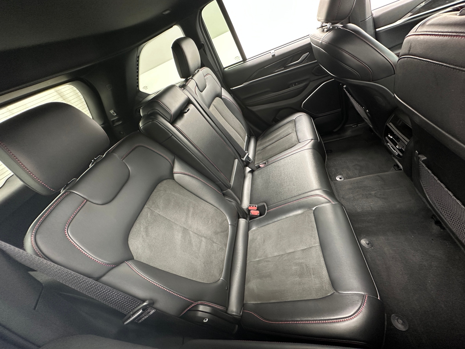 Thumbnail: 2022 Jeep Grand Cherokee - 5