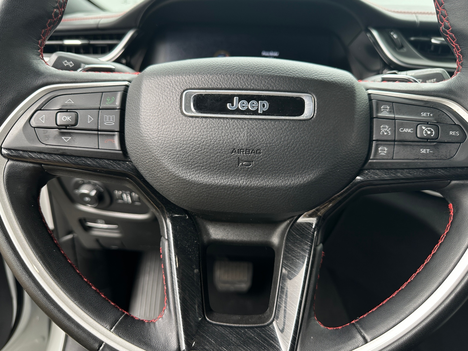 Thumbnail: 2022 Jeep Grand Cherokee - 4