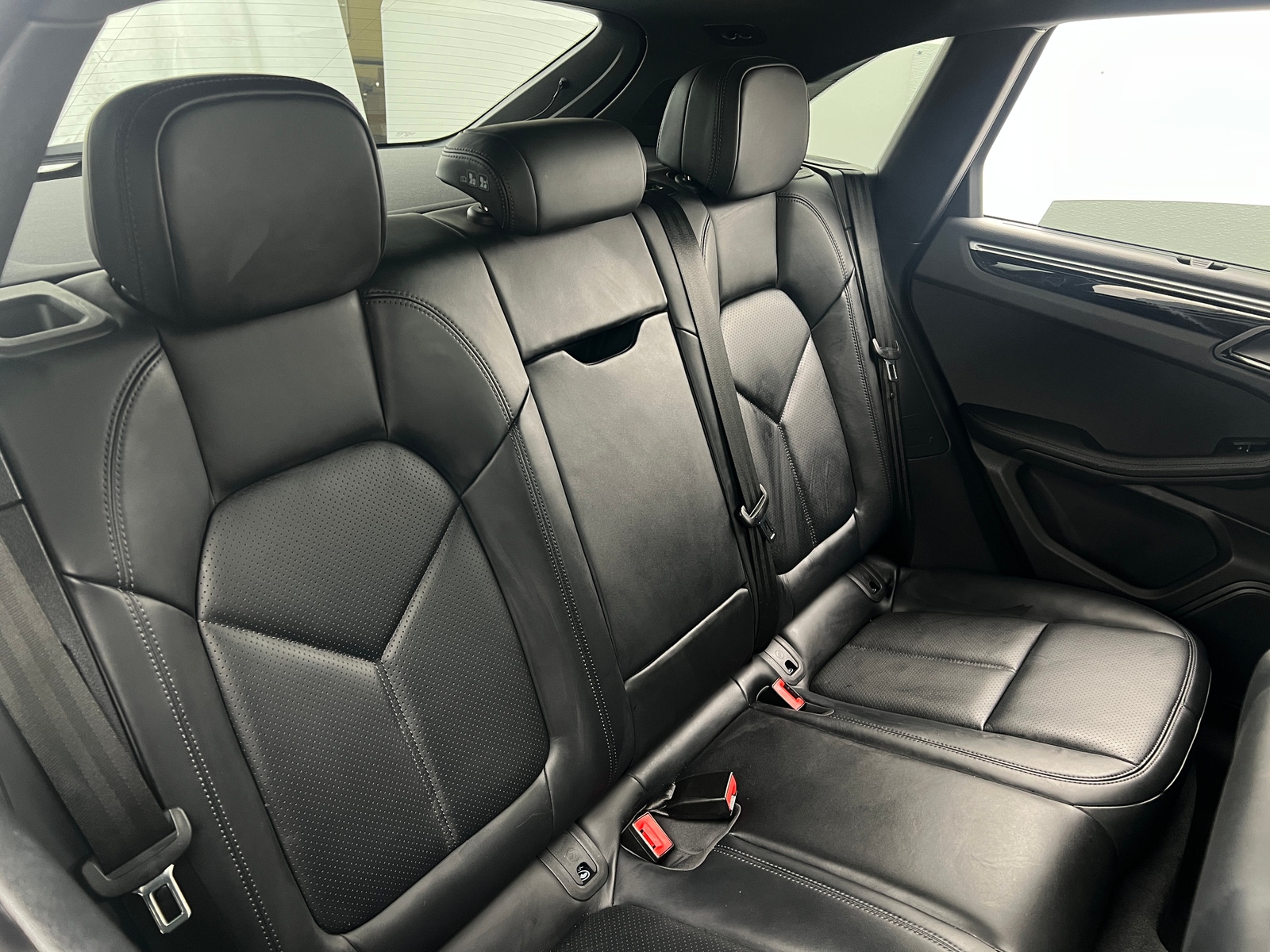Thumbnail: 2023 Porsche Macan - 5
