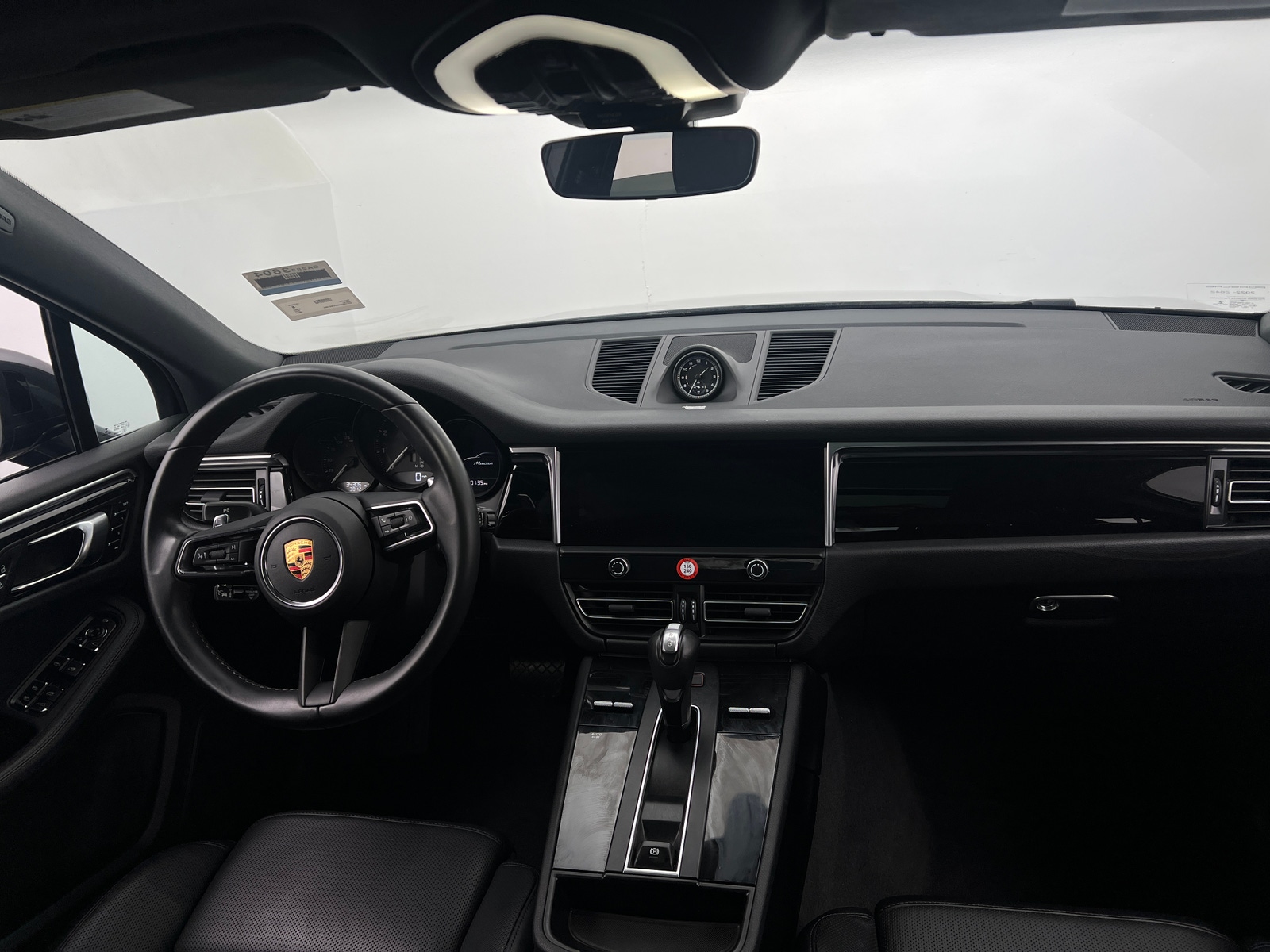 Thumbnail: 2023 Porsche Macan - 2