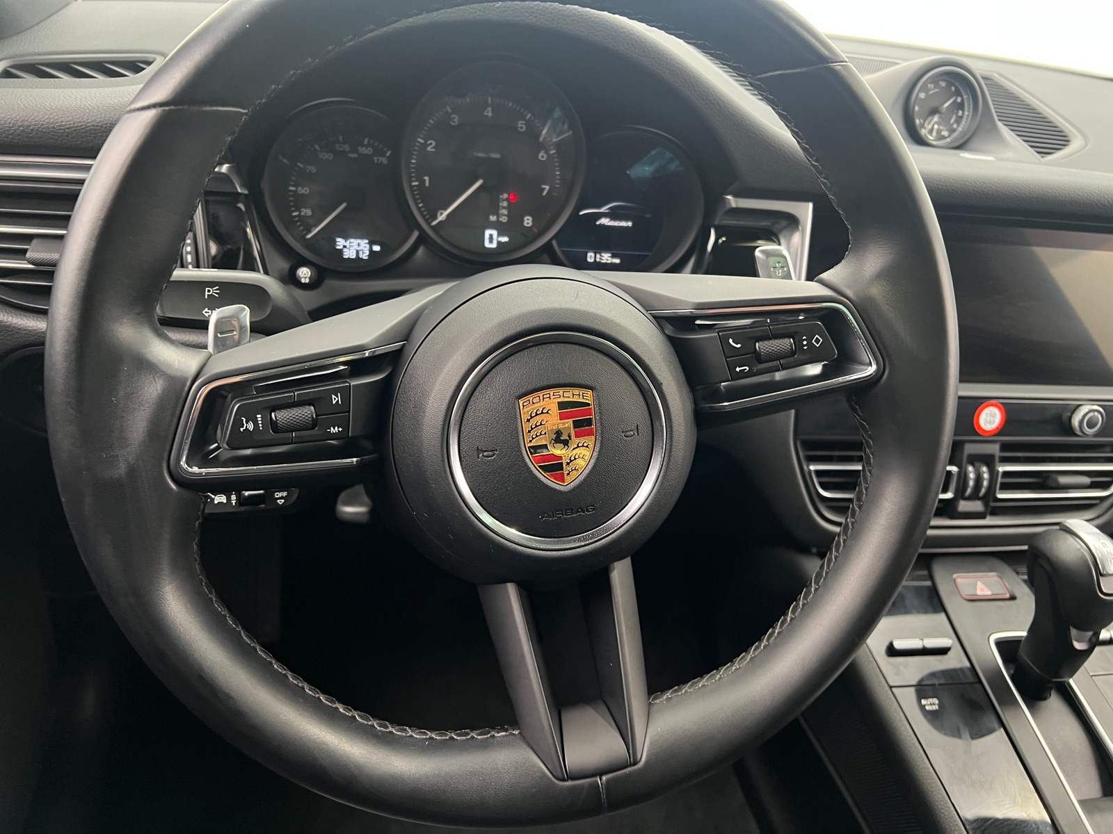 Thumbnail: 2023 Porsche Macan - 4