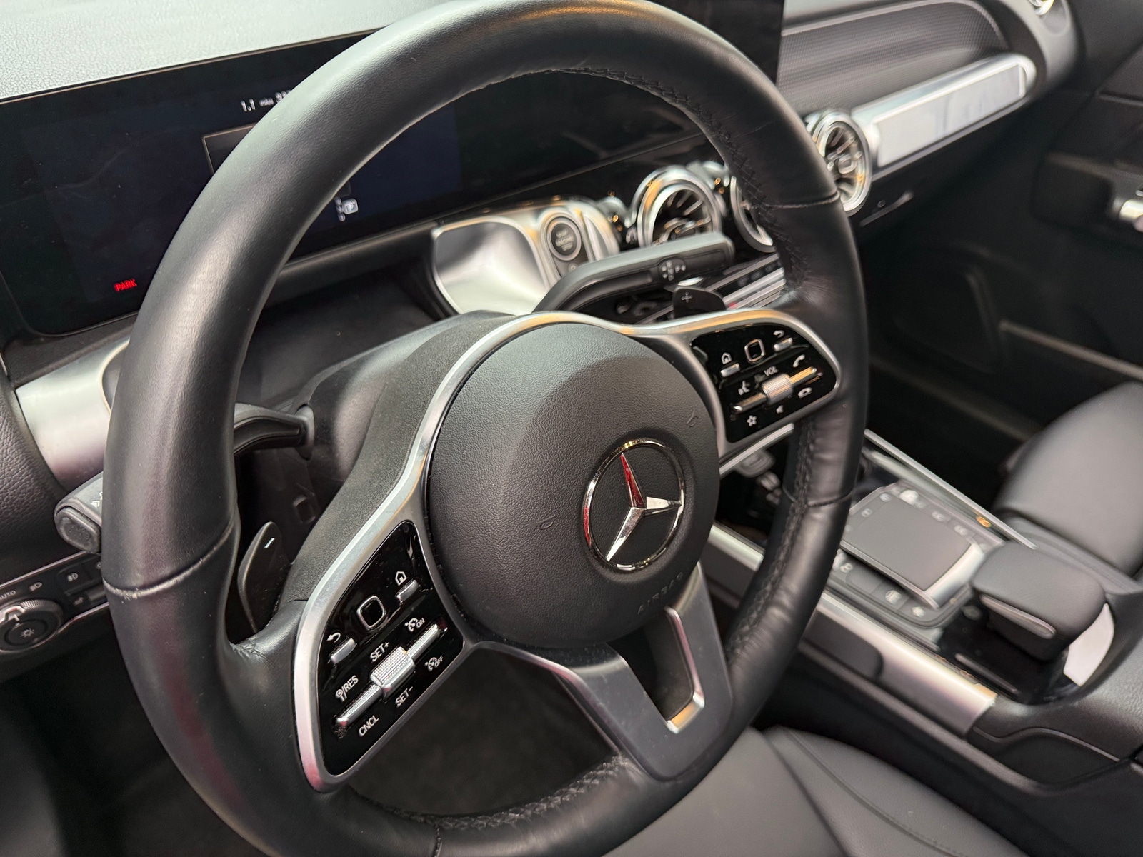 Thumbnail: 2022 Mercedes-Benz GLB - 4