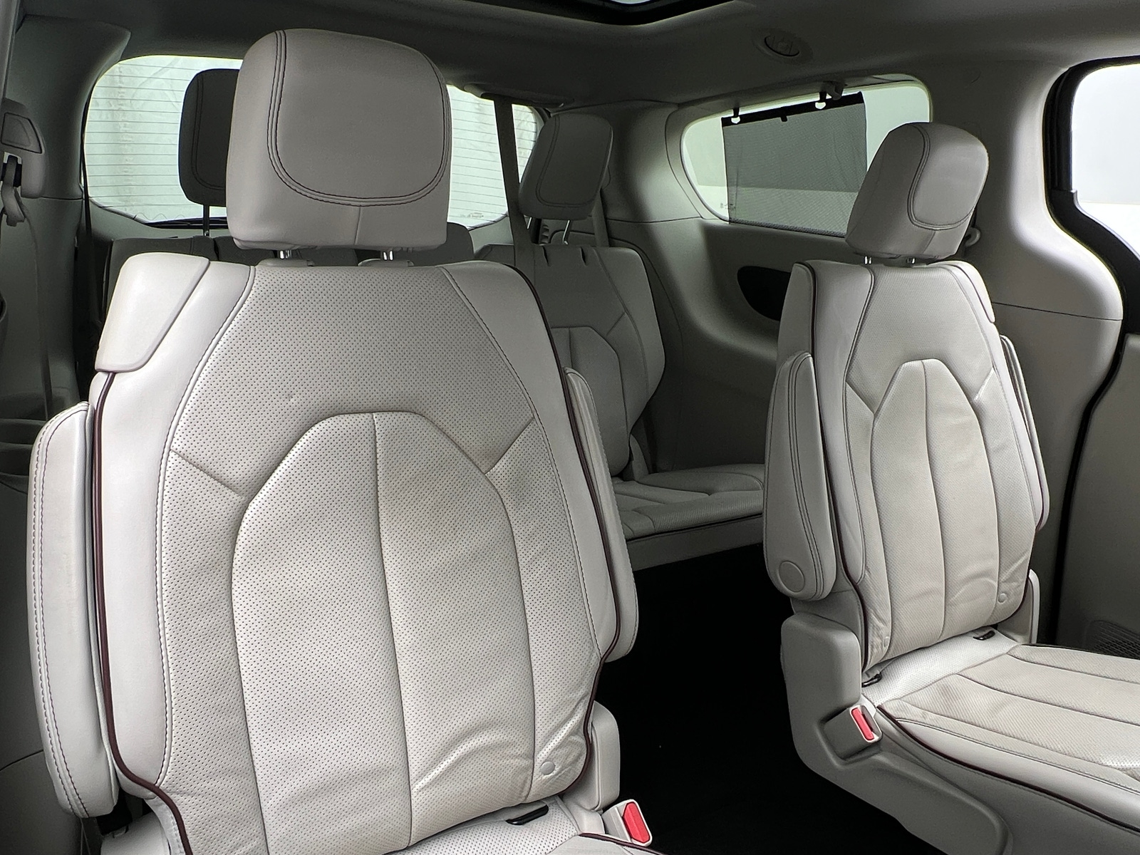 Thumbnail: 2018 Chrysler Pacifica - 5
