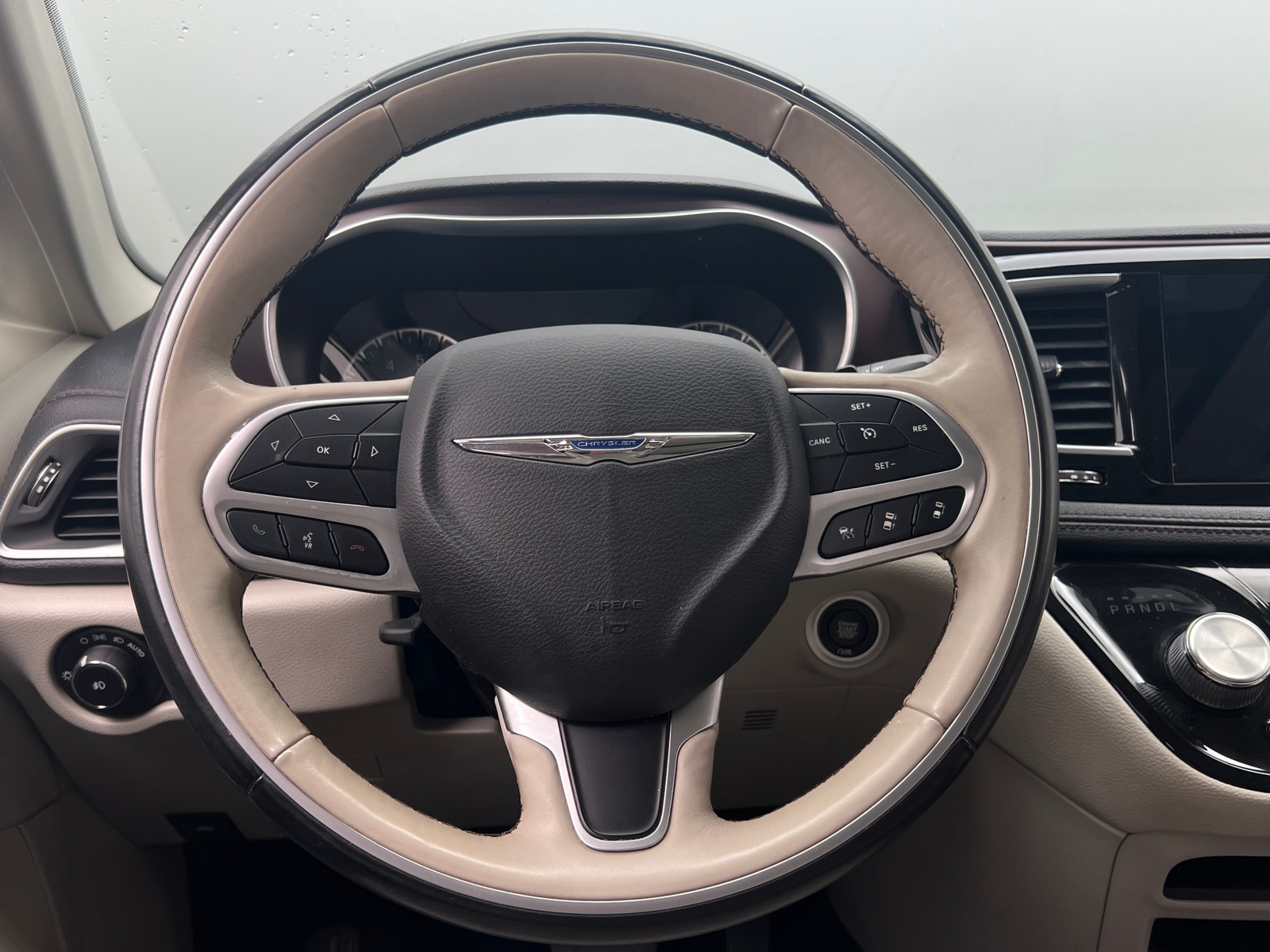Thumbnail: 2018 Chrysler Pacifica - 4