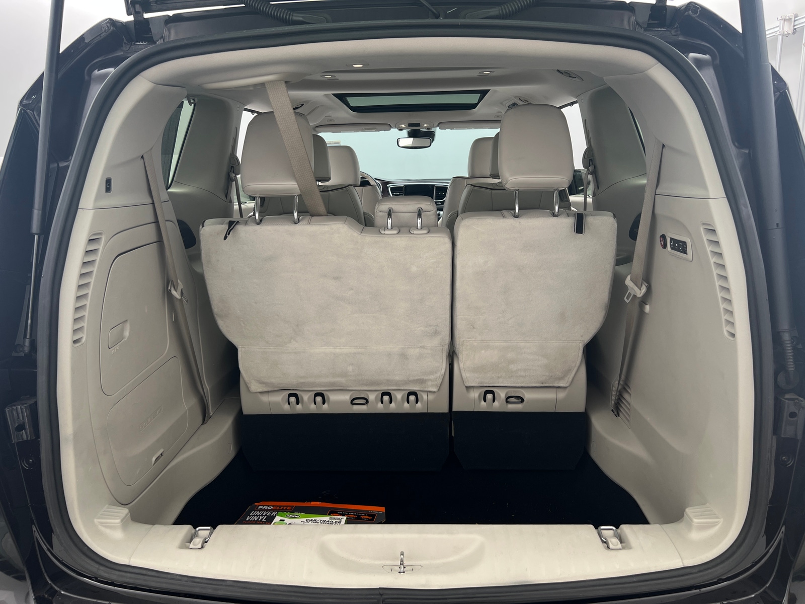 Thumbnail: 2018 Chrysler Pacifica - 6