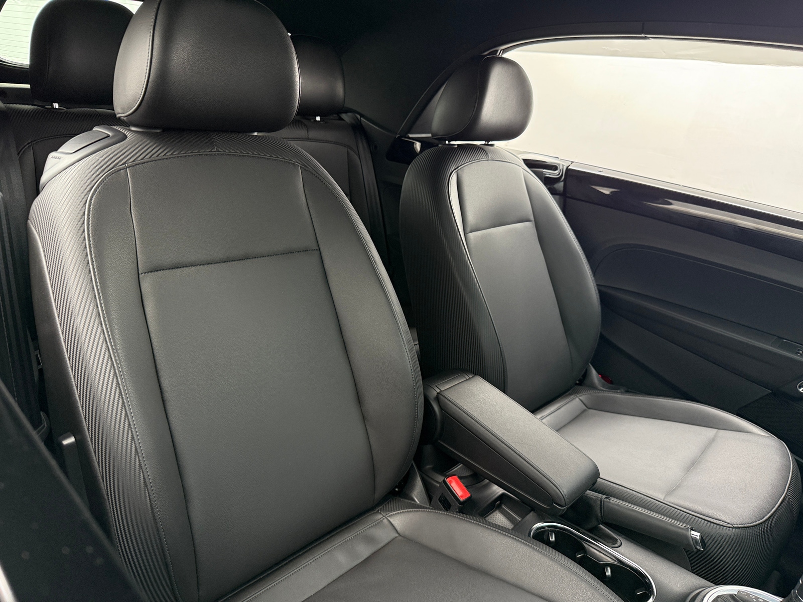 Thumbnail: 2014 Volkswagen Beetle - 2