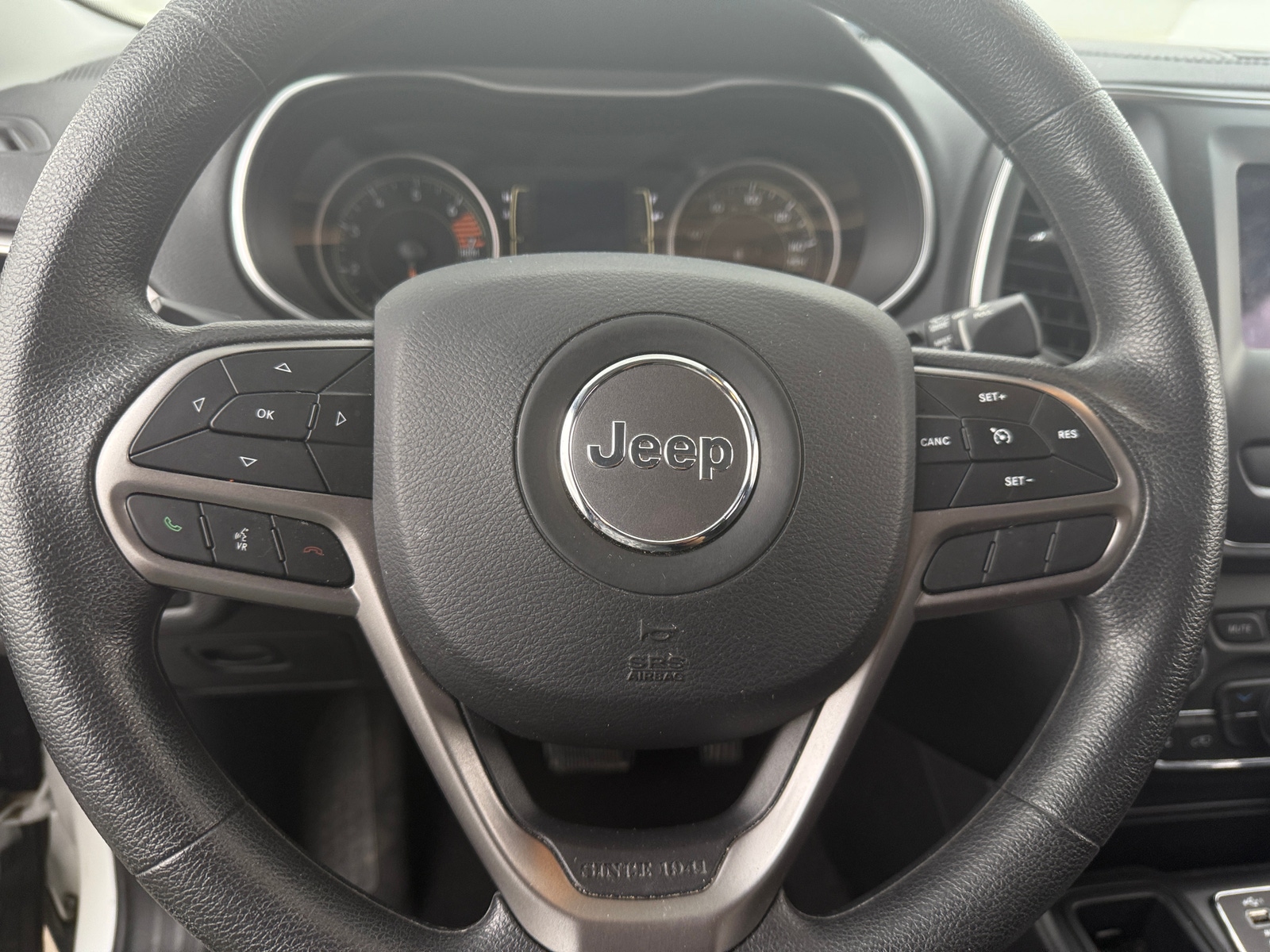 Thumbnail: 2020 Jeep Cherokee - 5