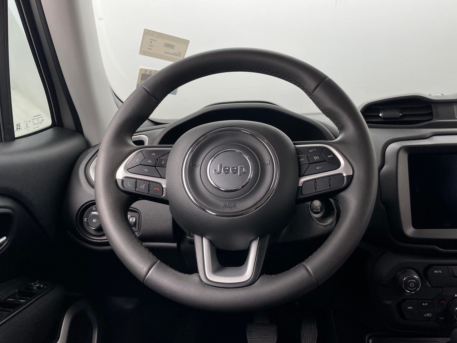 Thumbnail: 2019 Jeep Renegade - 5