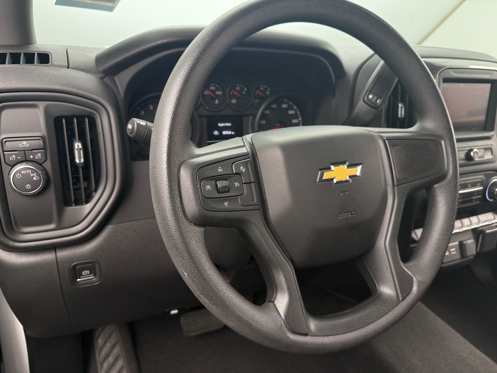 Thumbnail: 2022 Chevrolet Silverado 1500 - 5