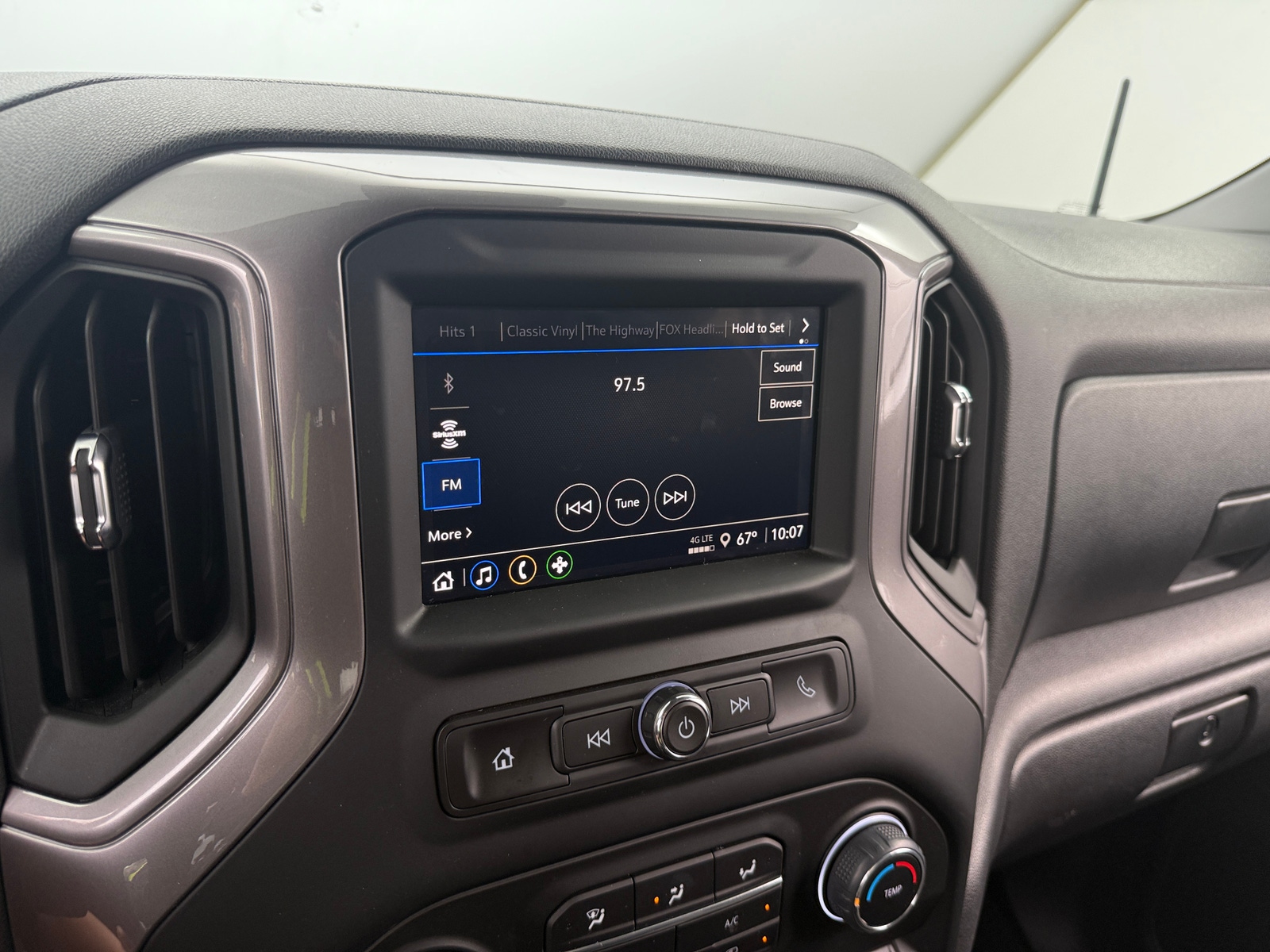 Thumbnail: 2022 Chevrolet Silverado 1500 - 4