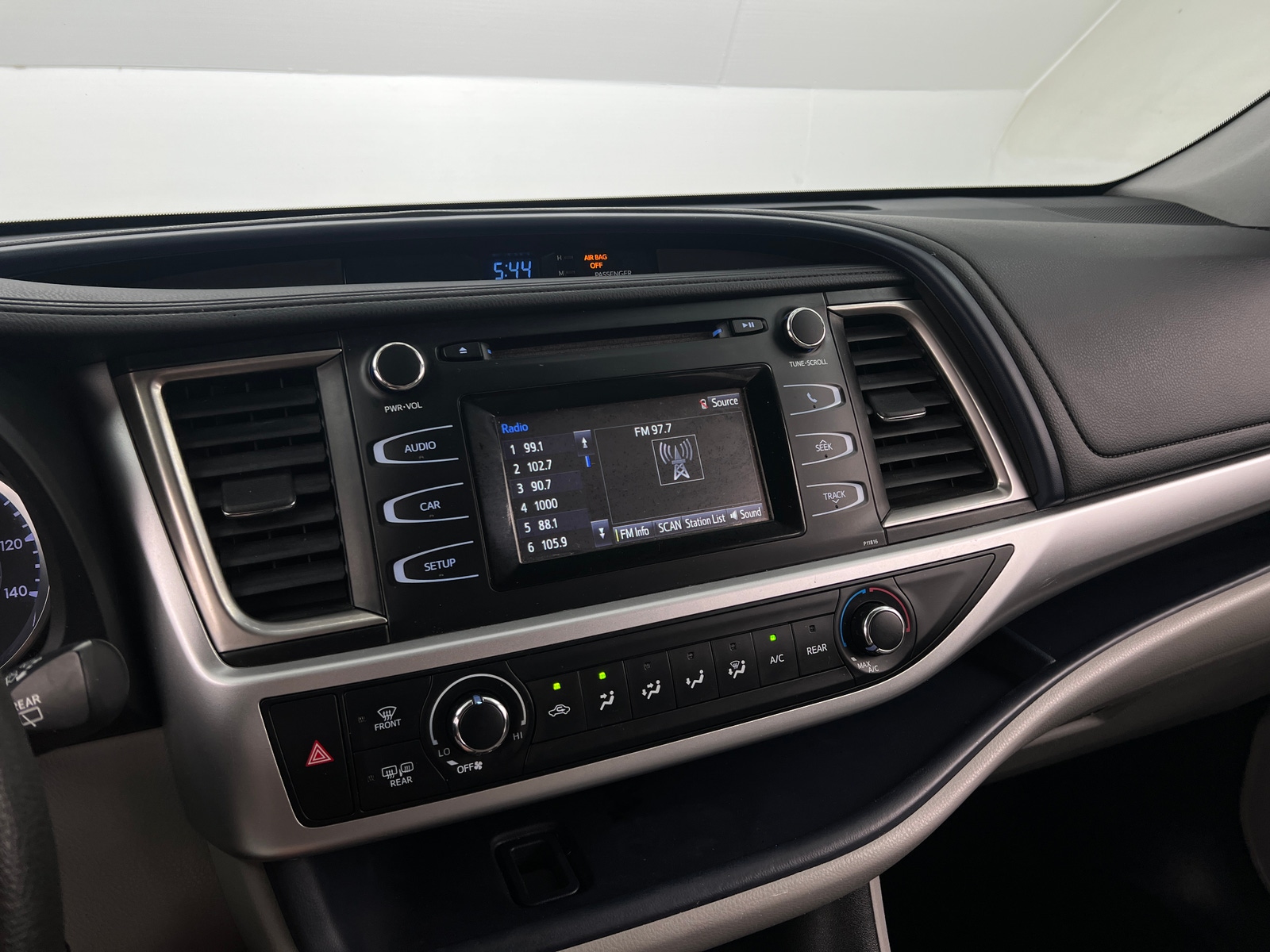 Thumbnail: 2019 Toyota Highlander - 4