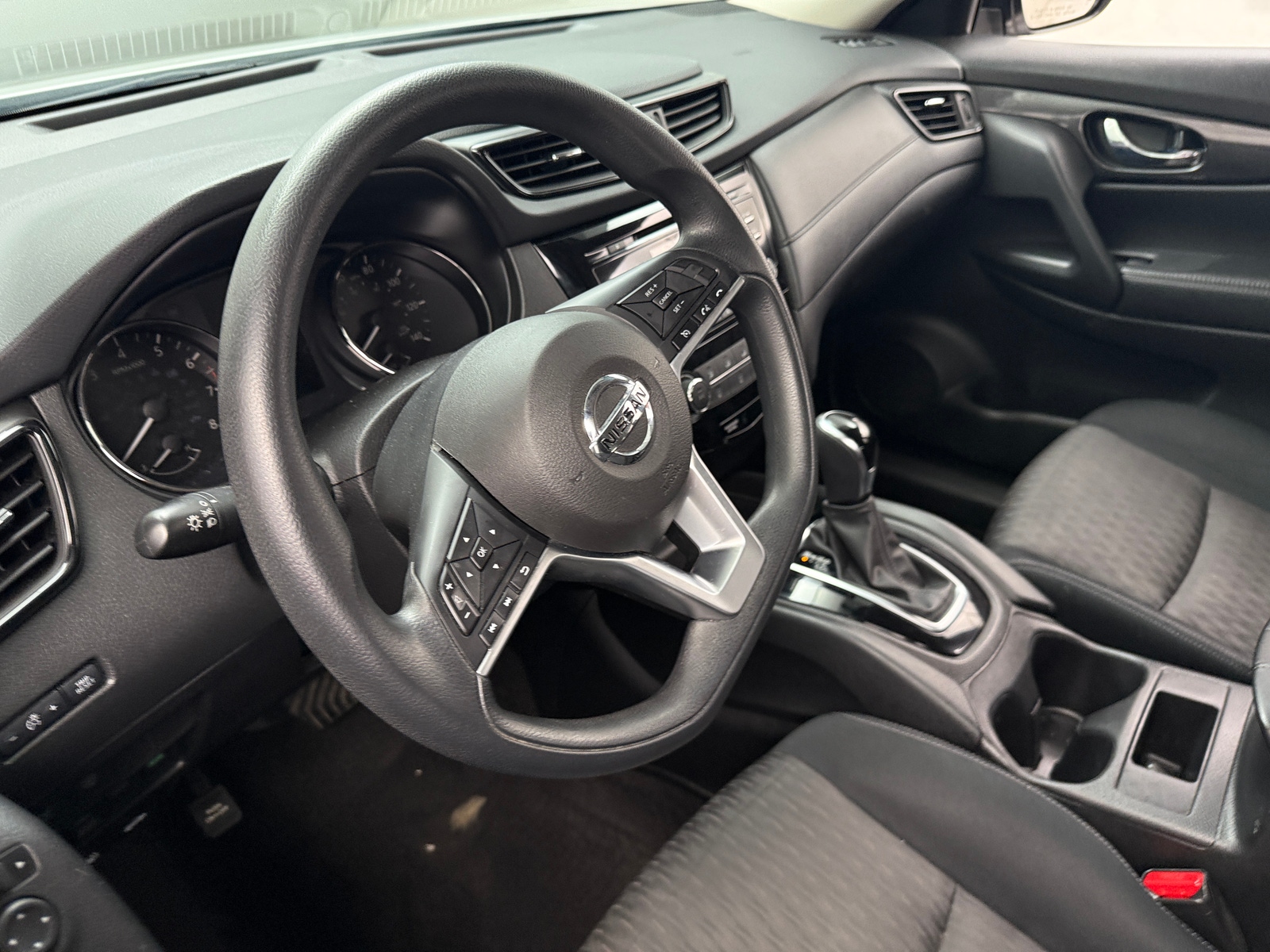 Thumbnail: 2017 Nissan Rogue - 5