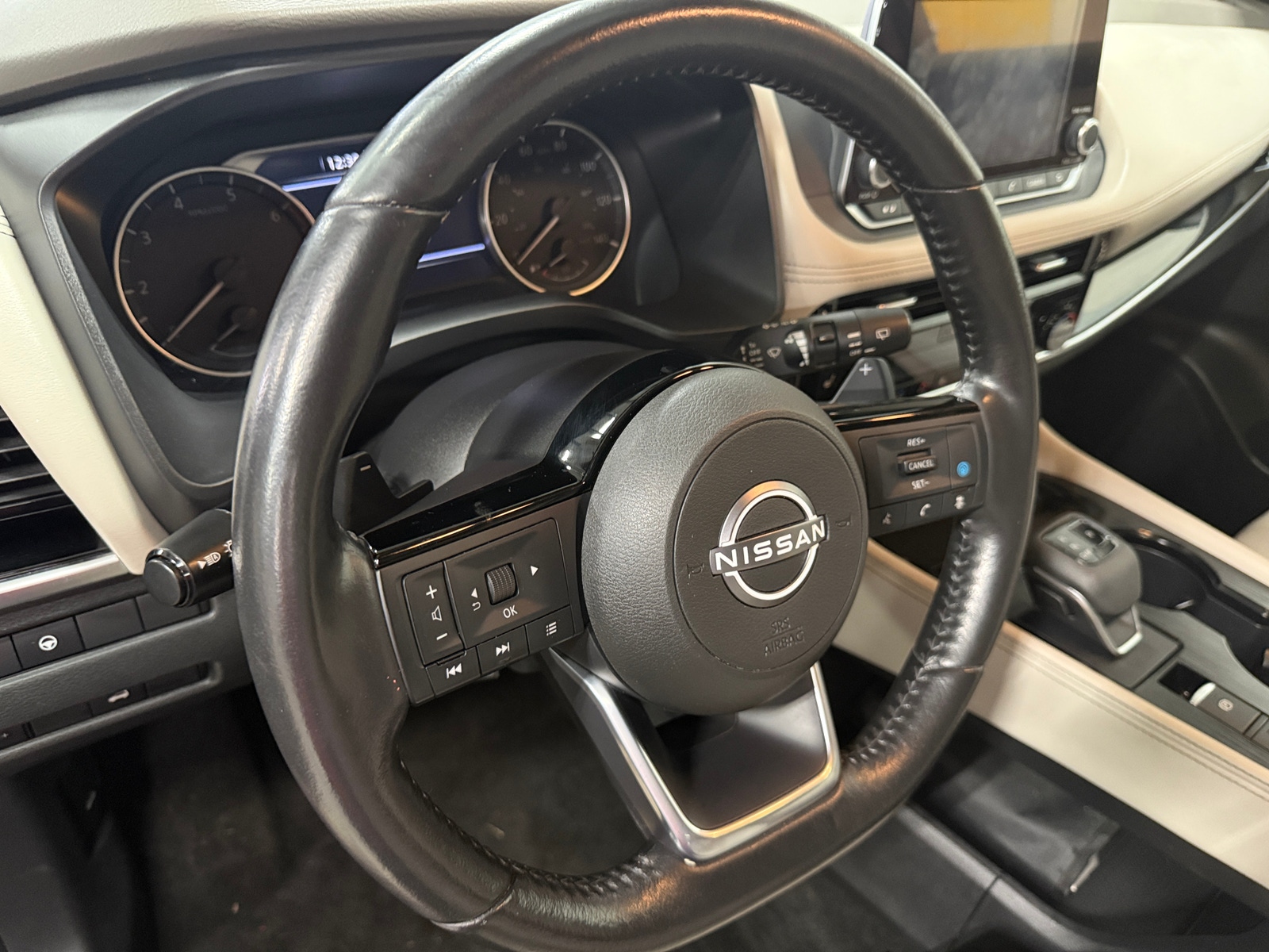 Thumbnail: 2022 Nissan Rogue - 4