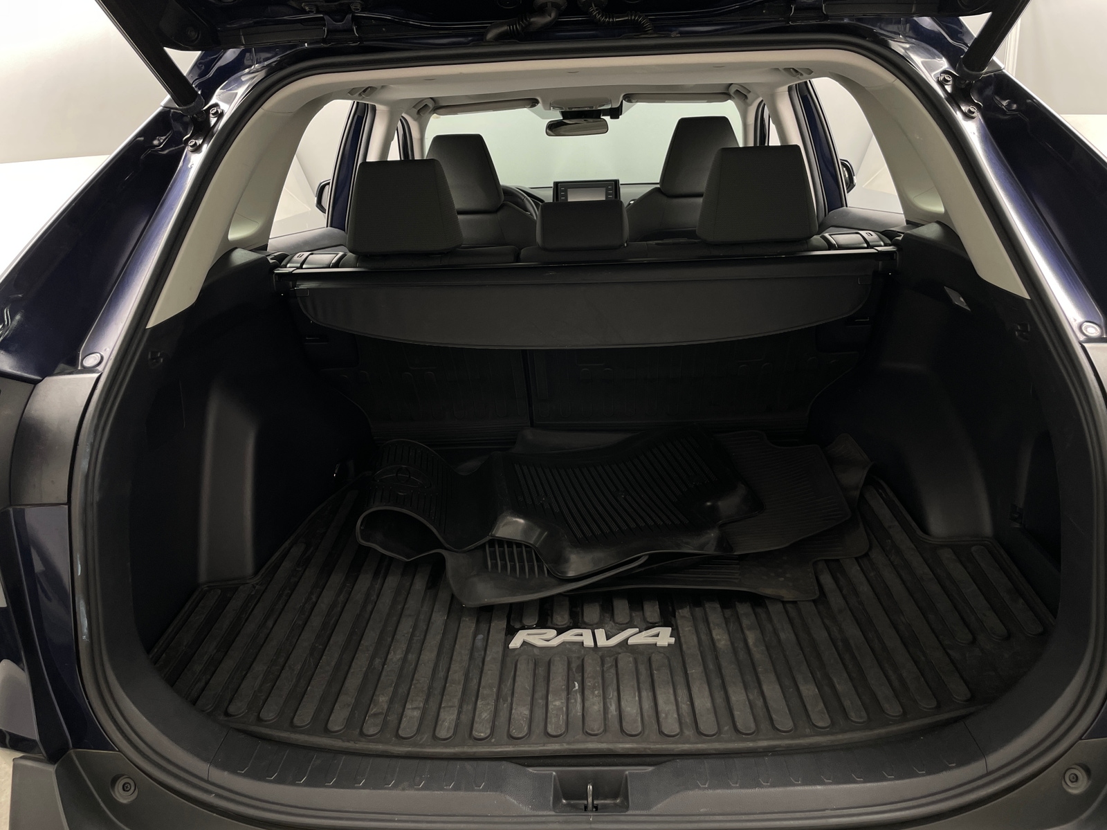 Thumbnail: 2021 Toyota RAV4 - 7
