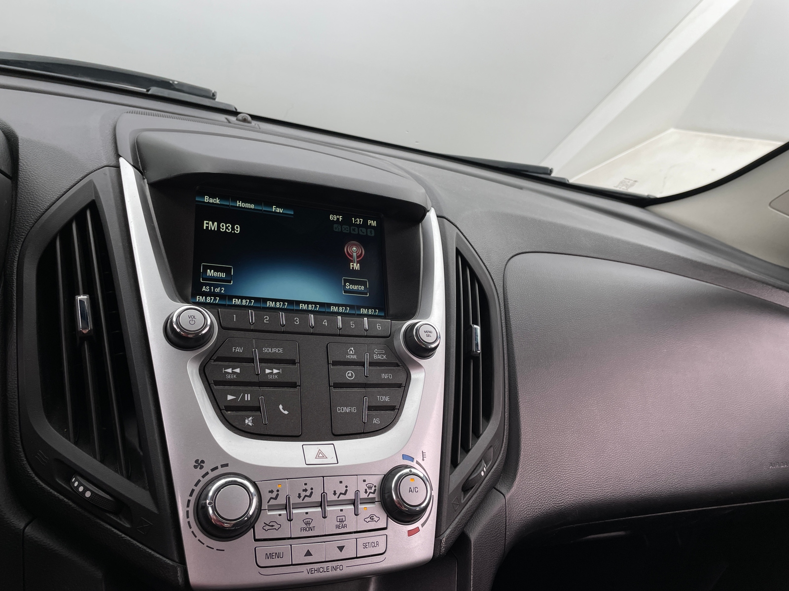 Thumbnail: 2017 Chevrolet Equinox - 4