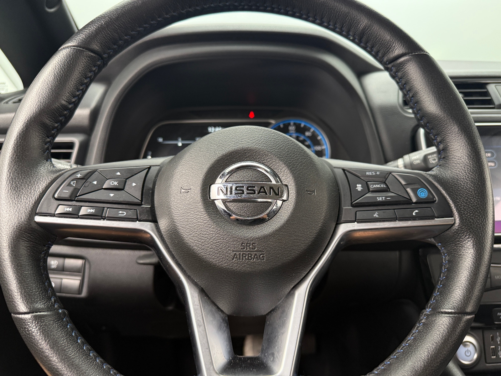 Thumbnail: 2020 Nissan Leaf - 5