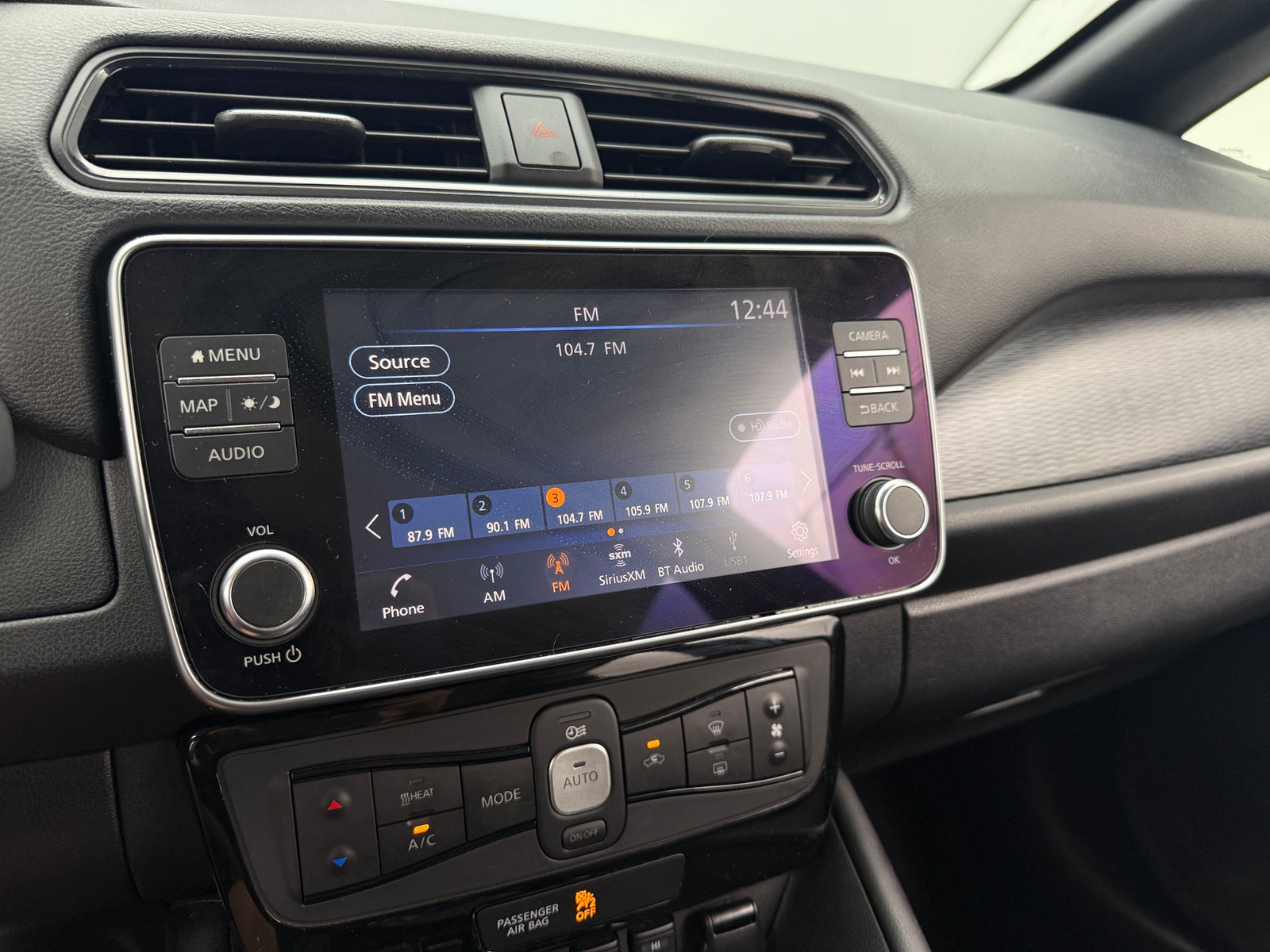 Thumbnail: 2020 Nissan Leaf - 4