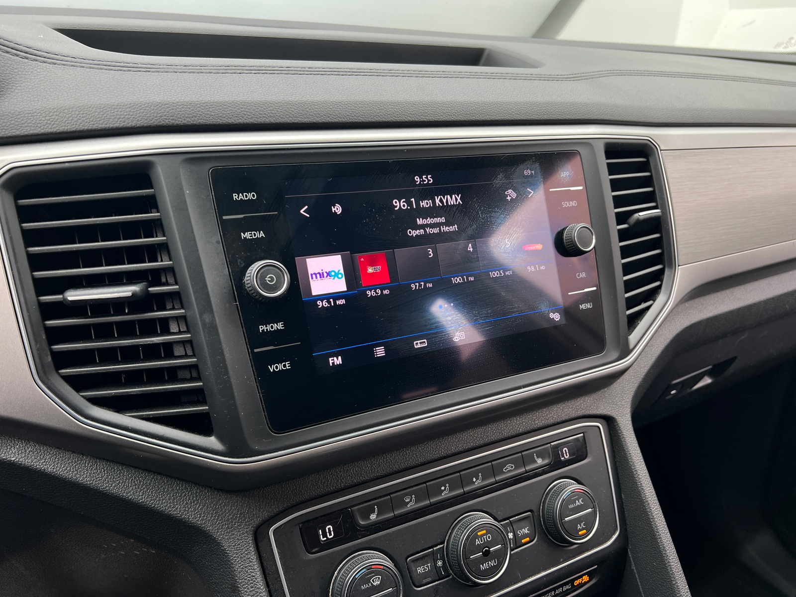 Thumbnail: 2019 Volkswagen Atlas - 3