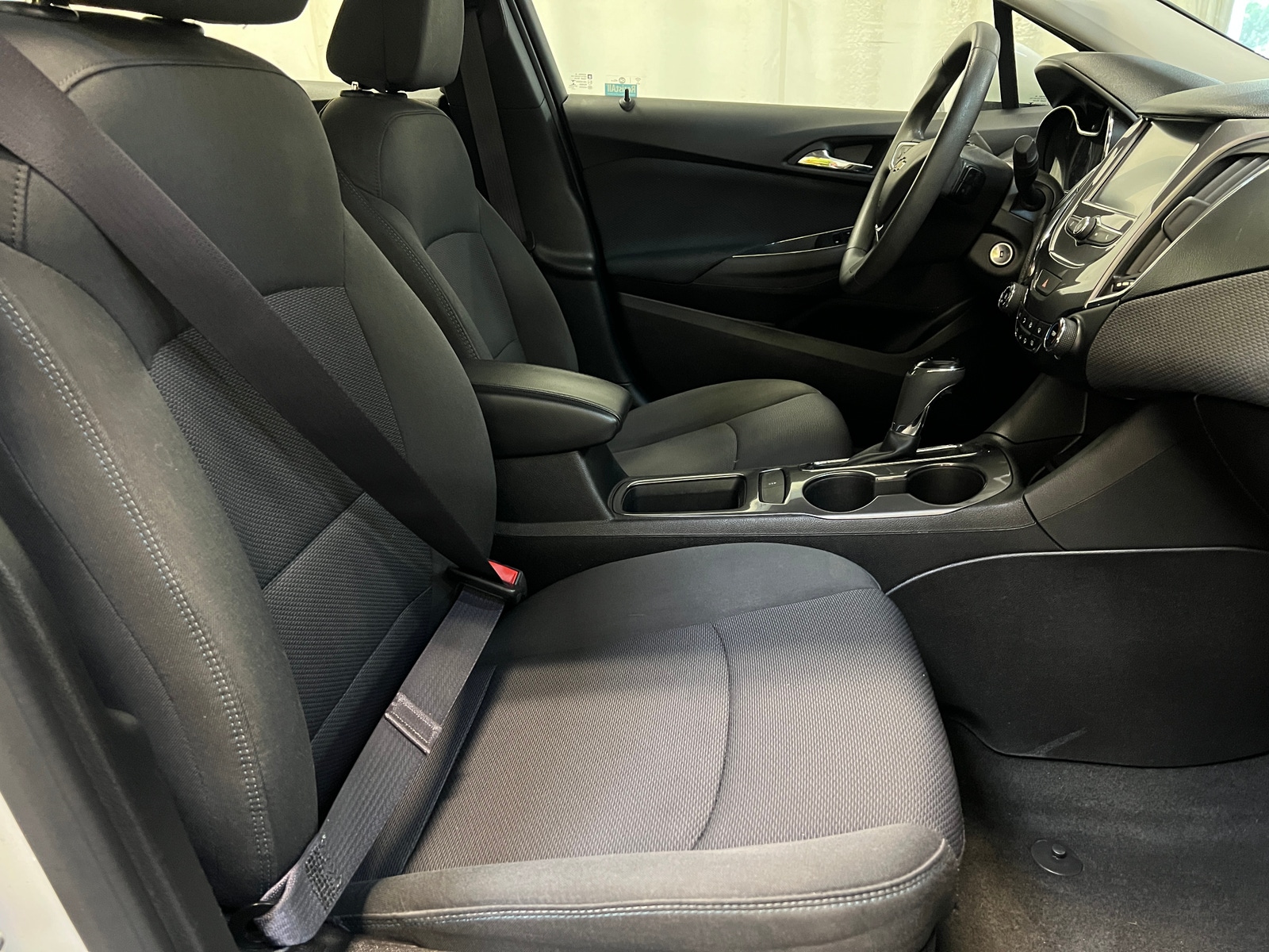 Thumbnail: 2017 Chevrolet Cruze - 2