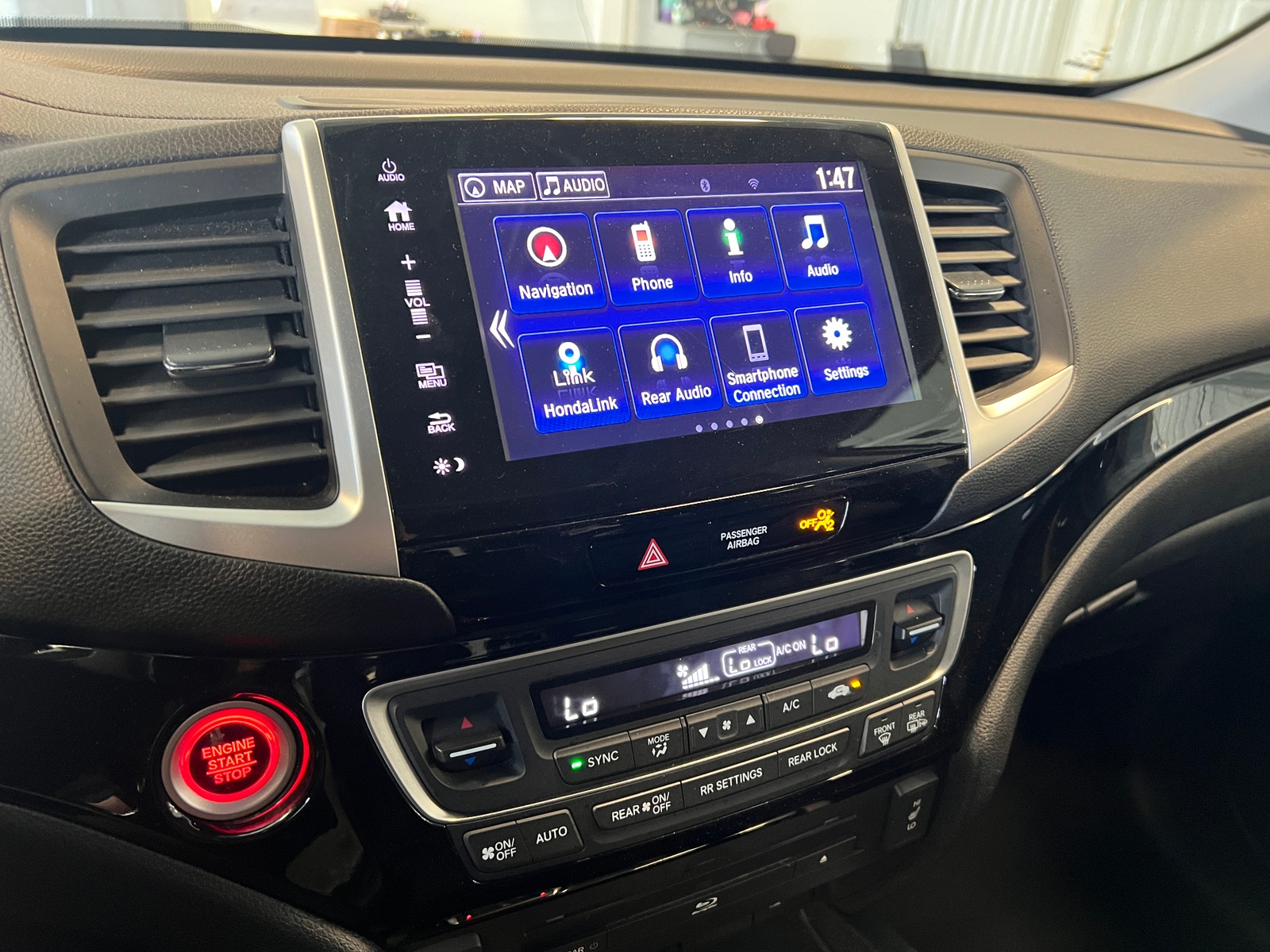 Thumbnail: 2018 Honda Pilot - 3