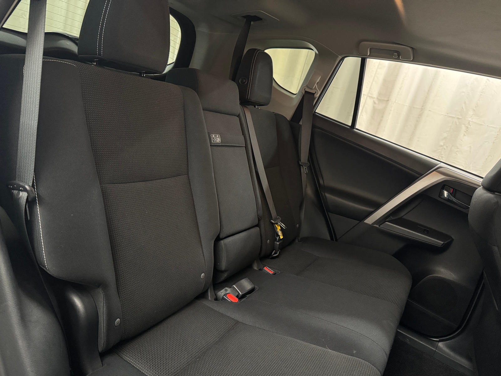 Thumbnail: 2018 Toyota RAV4 - 6