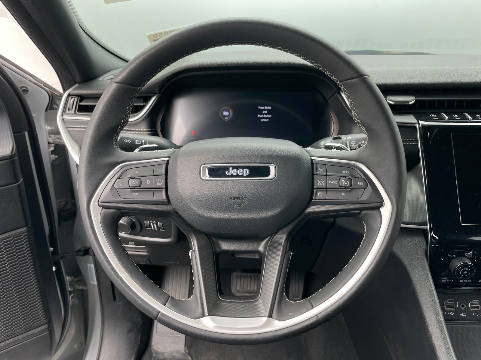 Thumbnail: 2024 Jeep Grand Cherokee L - 4
