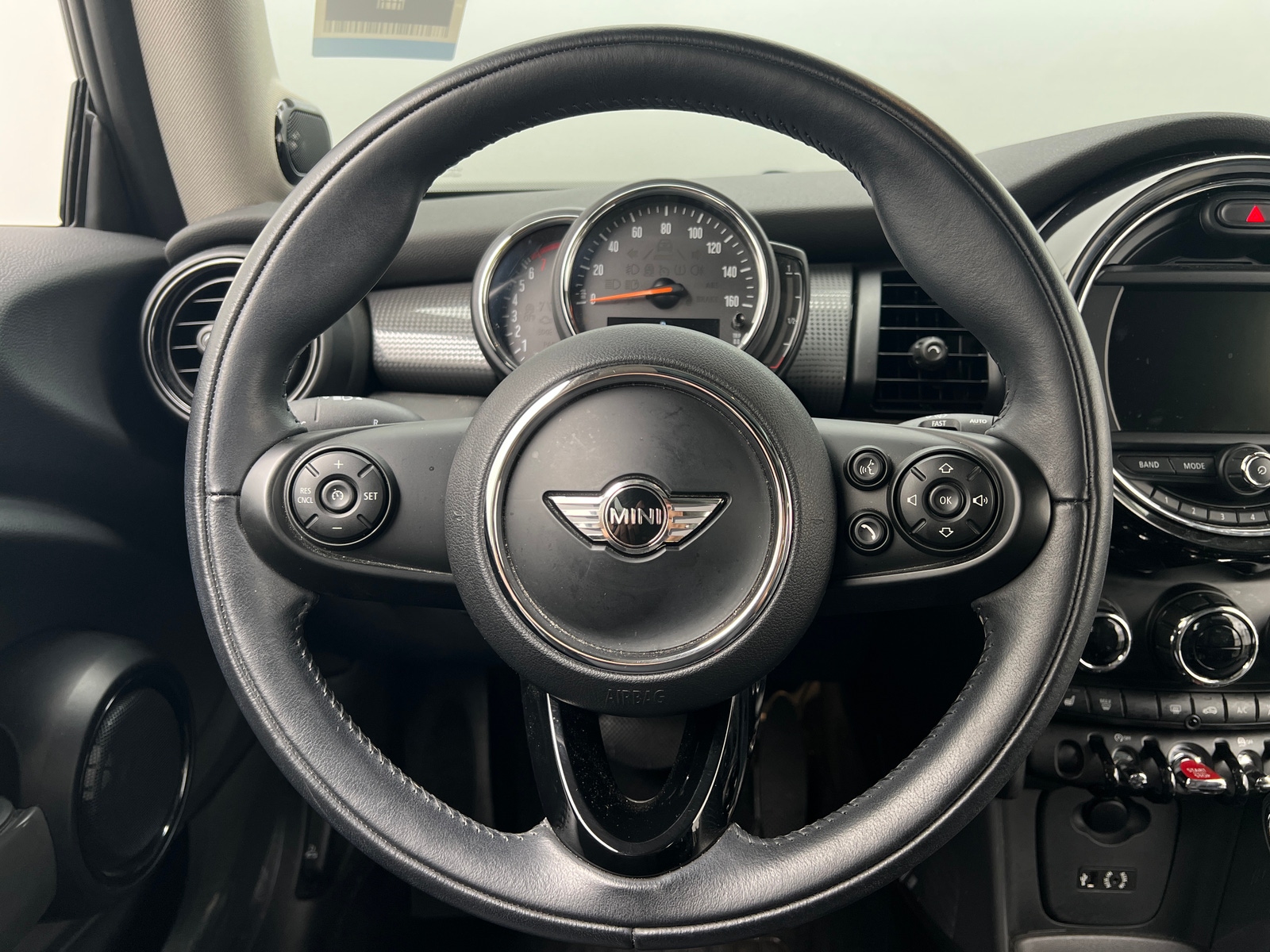 Thumbnail: 2018 MINI Cooper Hardtop - 4