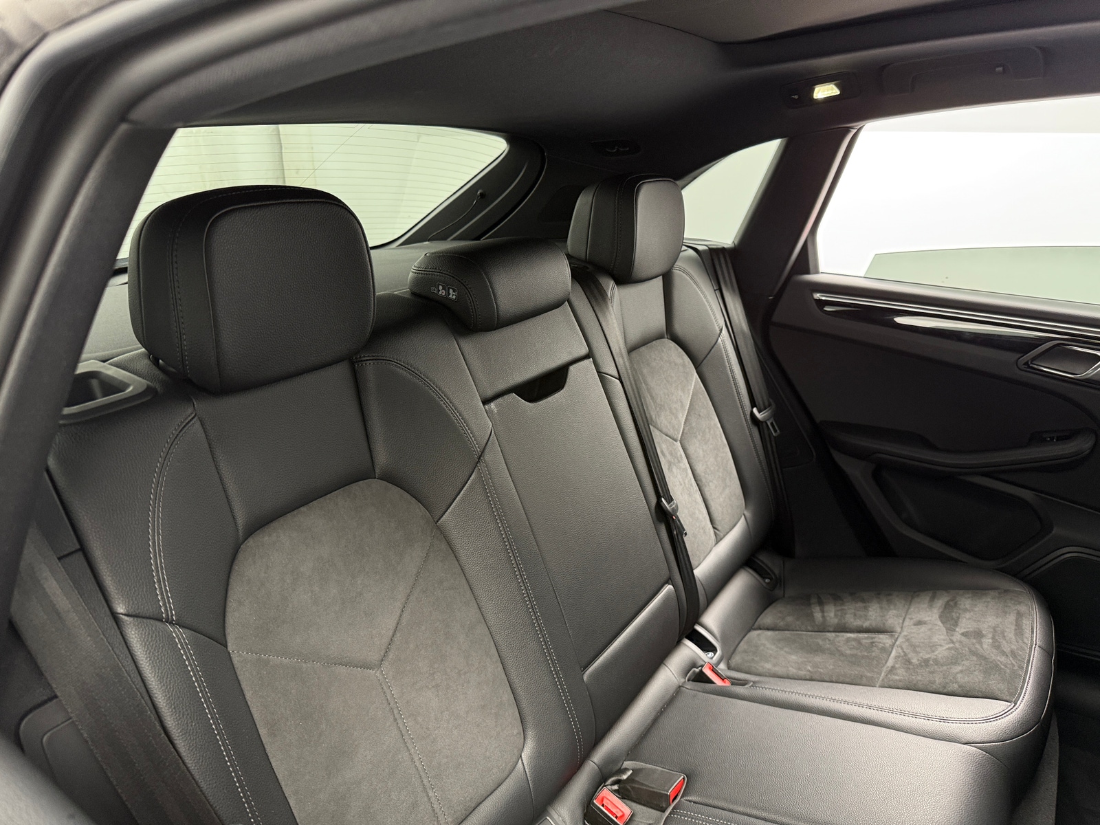 Thumbnail: 2020 Porsche Macan - 5