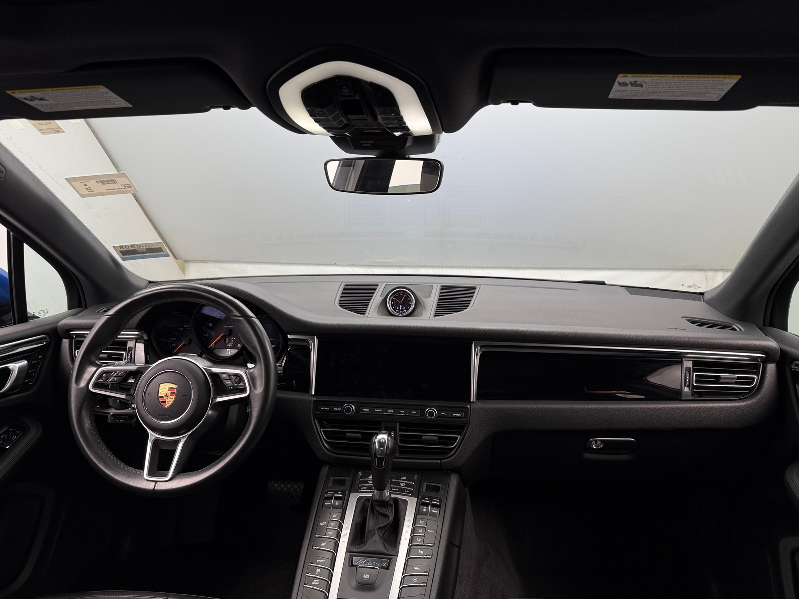 Thumbnail: 2020 Porsche Macan - 2