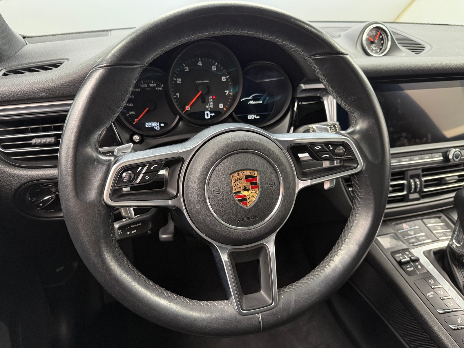Thumbnail: 2020 Porsche Macan - 4