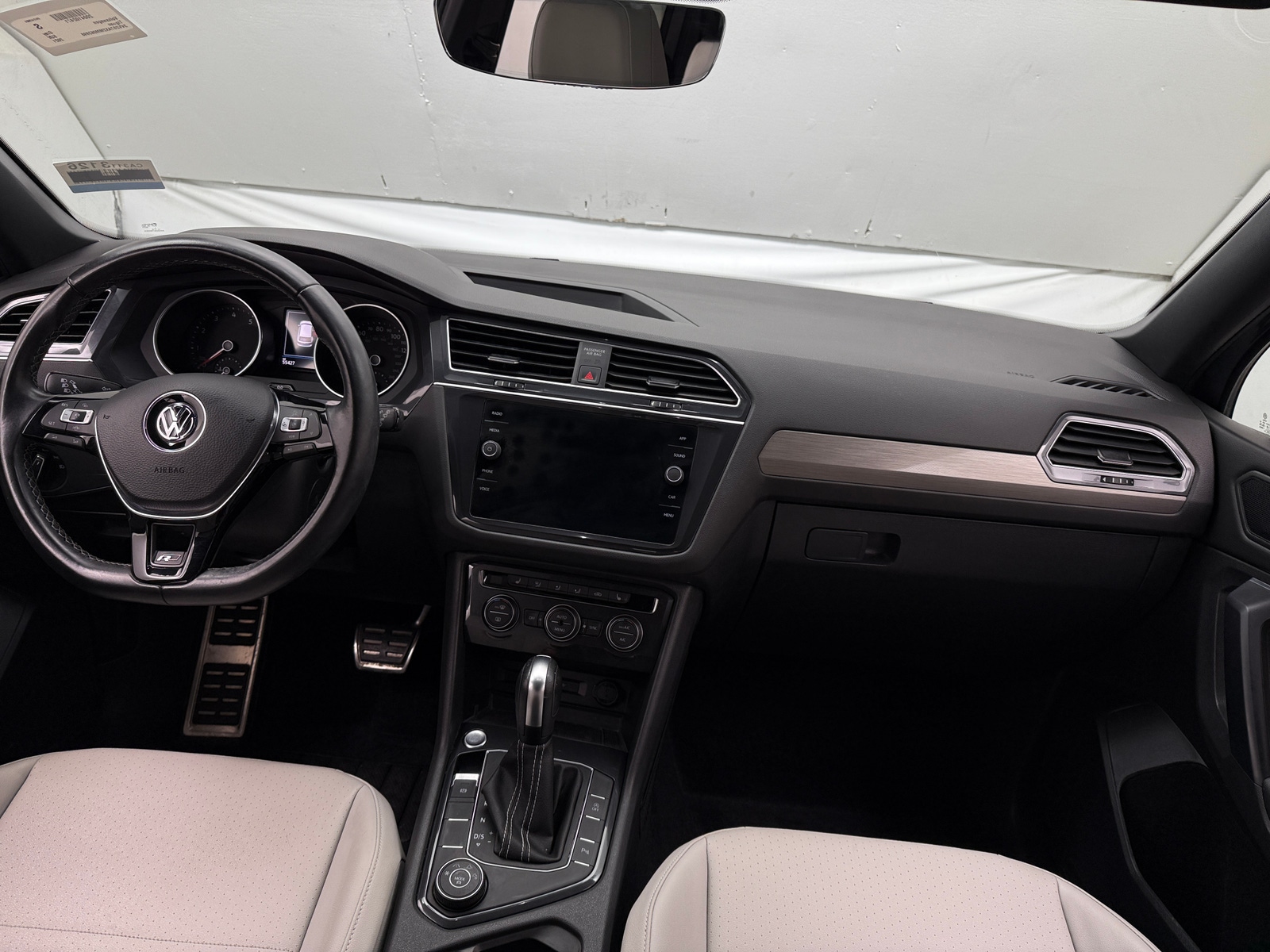 Thumbnail: 2021 Volkswagen Tiguan - 2