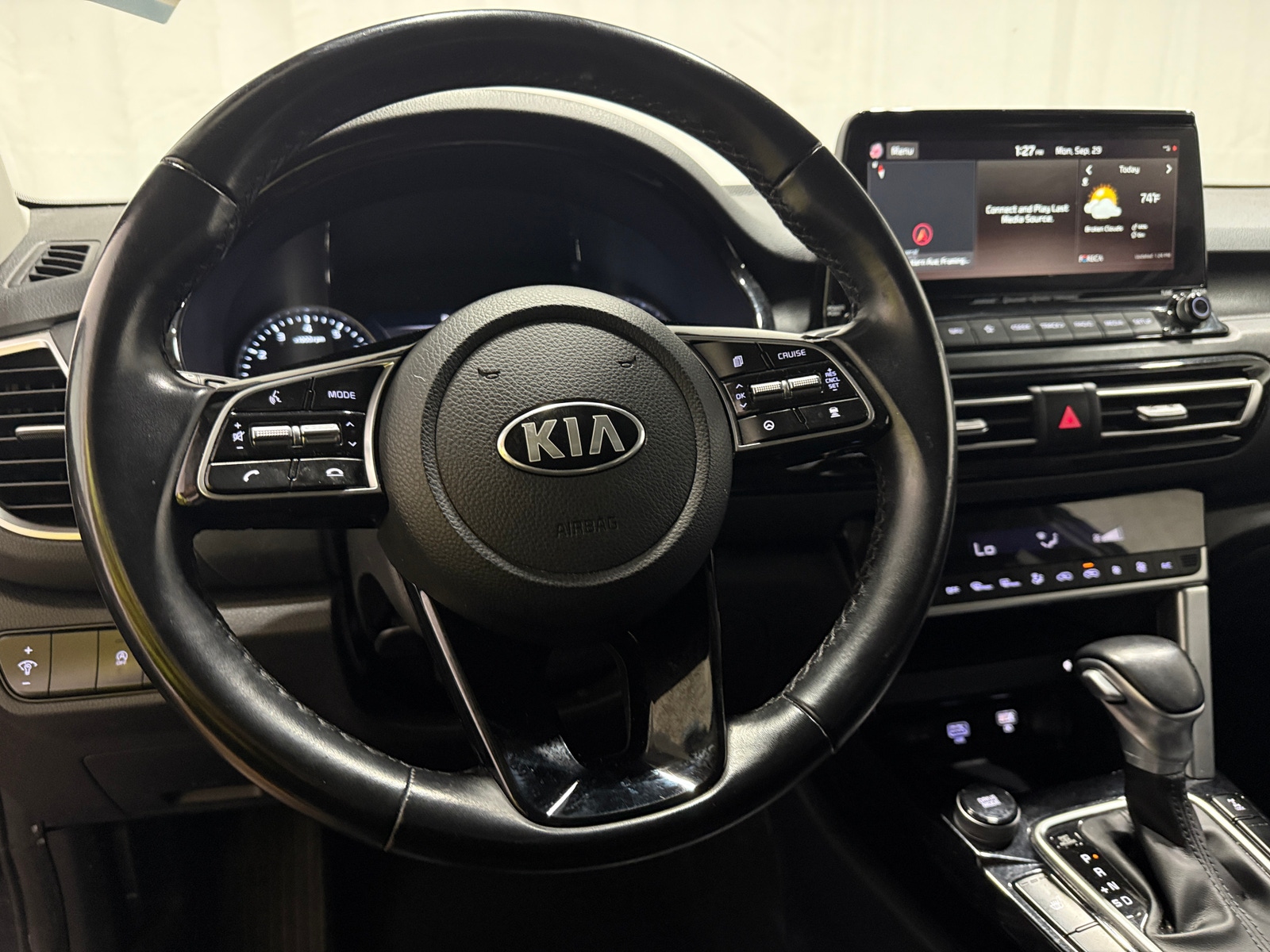 Thumbnail: 2021 Kia Seltos - 4