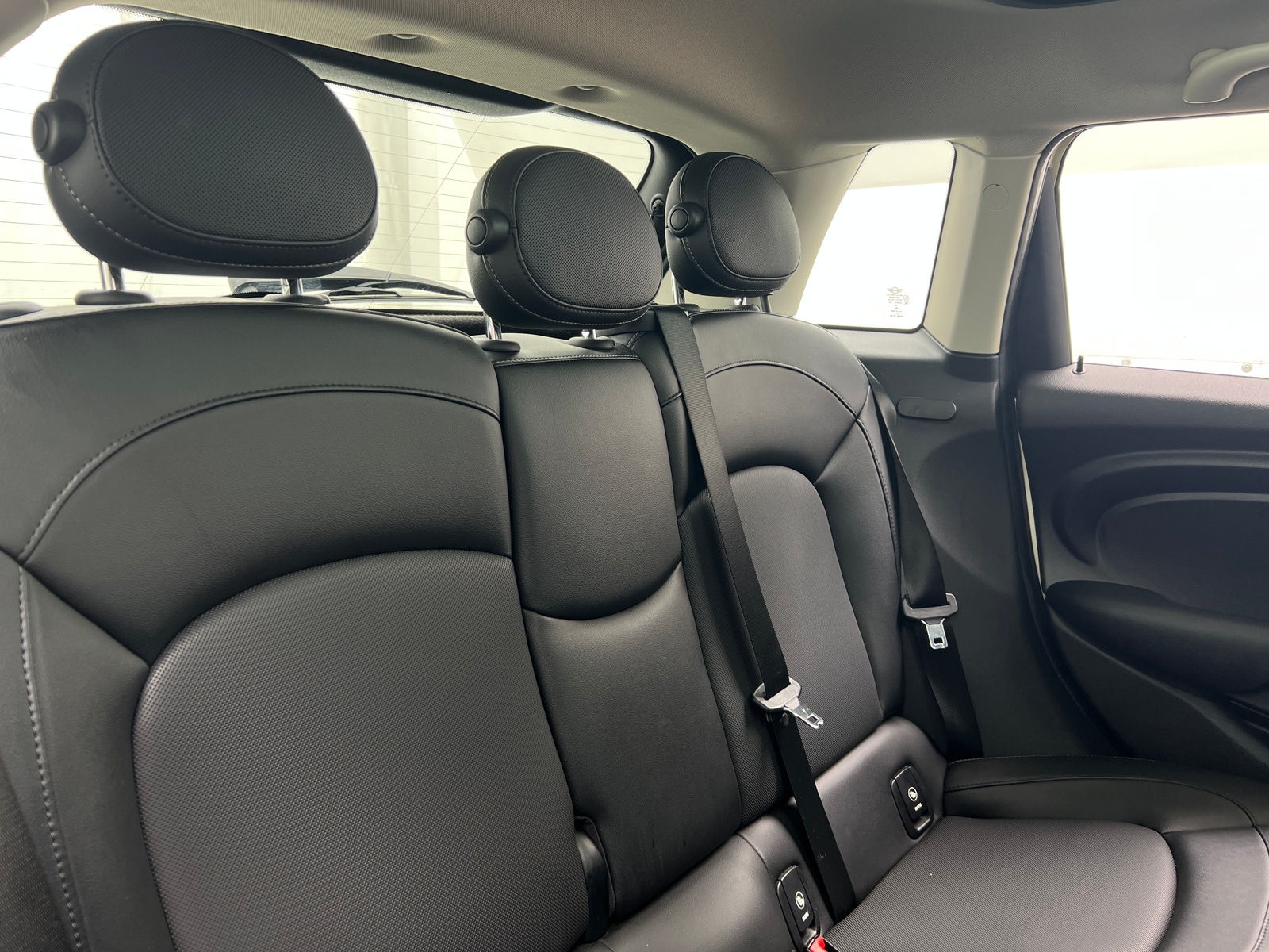 Thumbnail: 2015 MINI Cooper Hardtop - 5