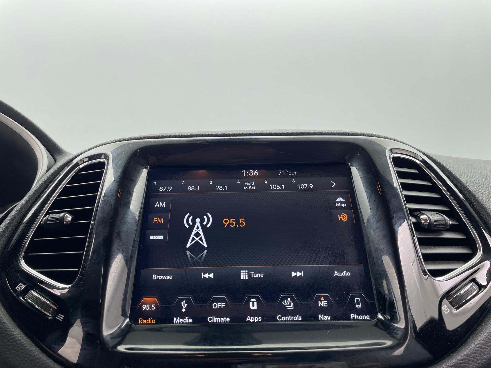 Thumbnail: 2018 Jeep Compass - 4