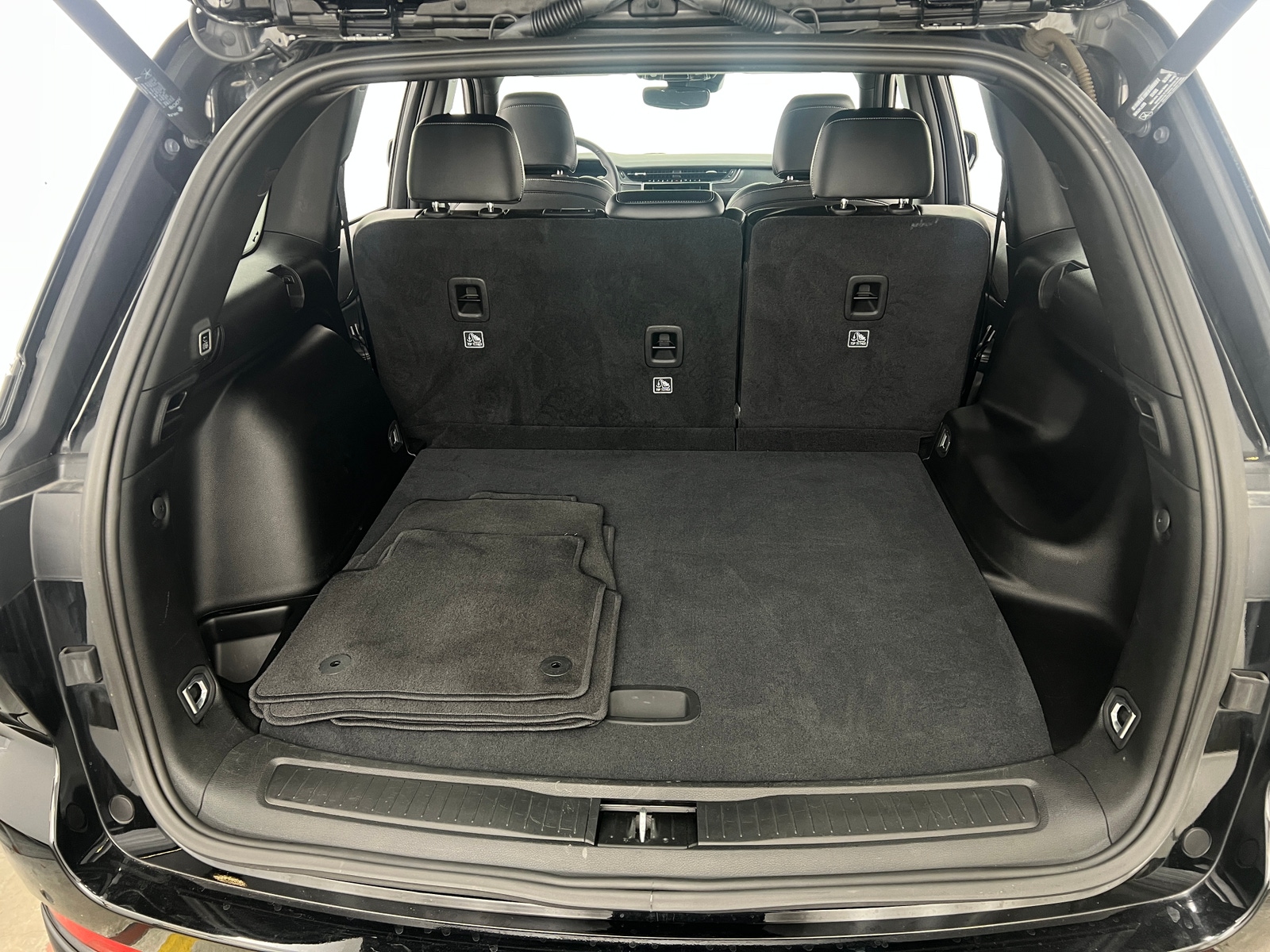 Thumbnail: 2023 Jeep Grand Cherokee - 7