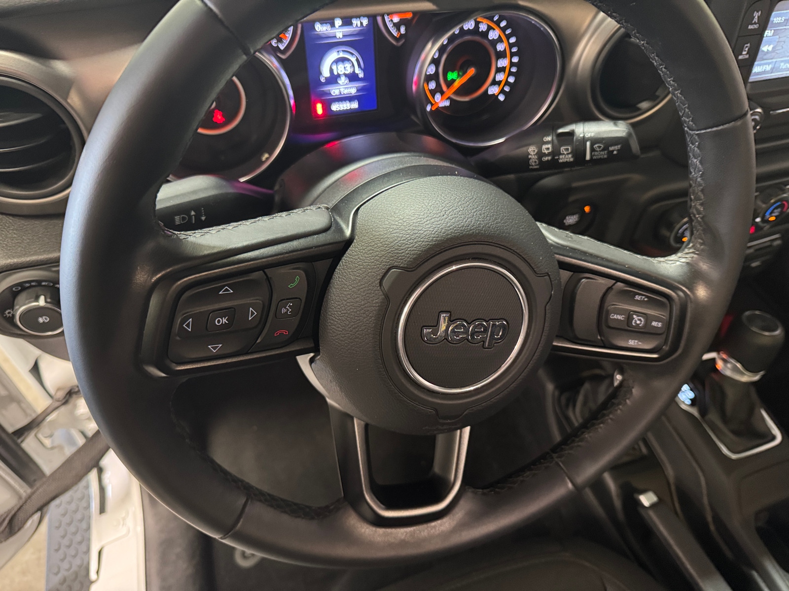Thumbnail: 2019 Jeep Wrangler - 5